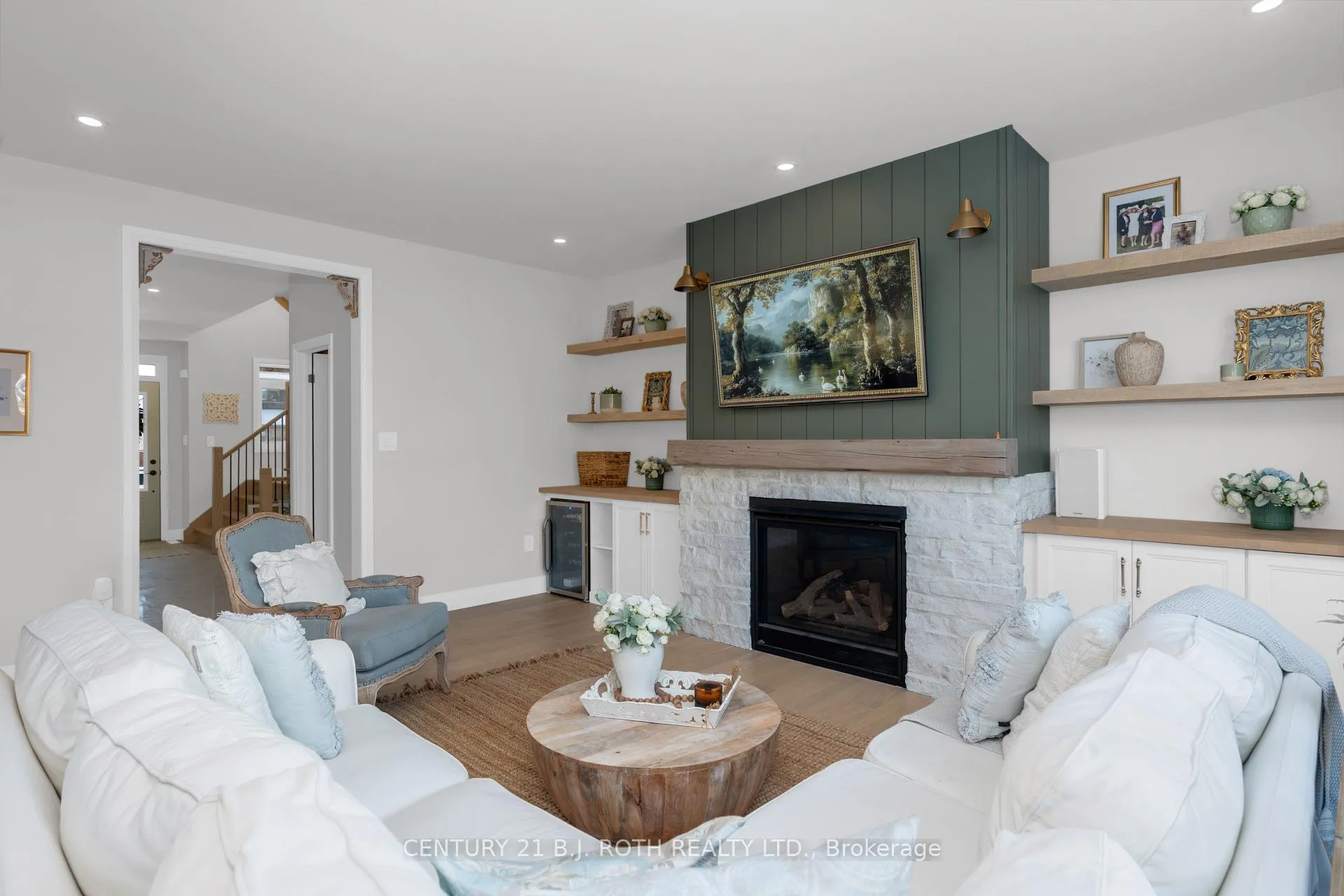 Photo 10 of 19 Rowley Crescent, Springwater, Elmvale — HOMEH