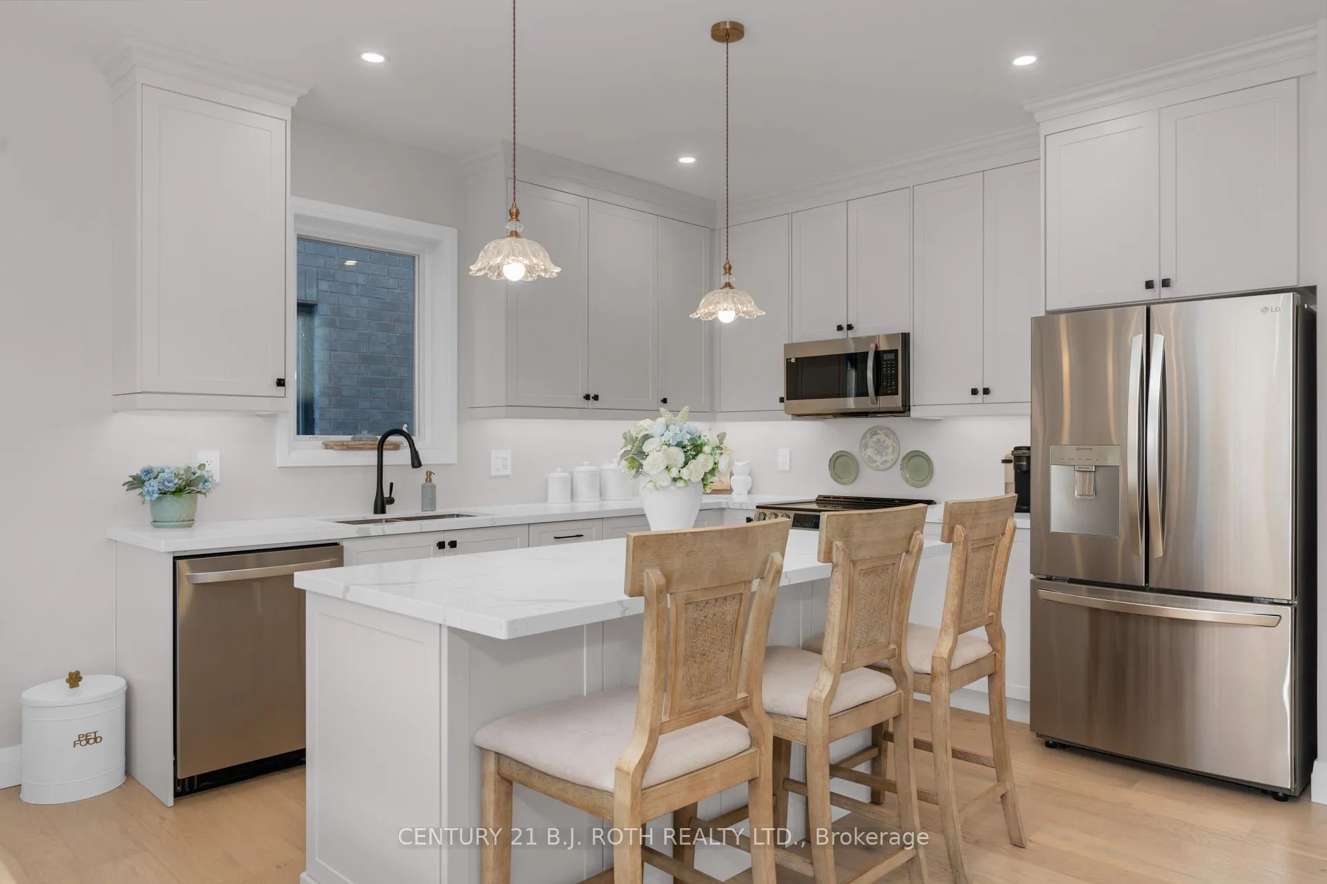 Photo 12 of 19 Rowley Crescent, Springwater, Elmvale — HOMEH