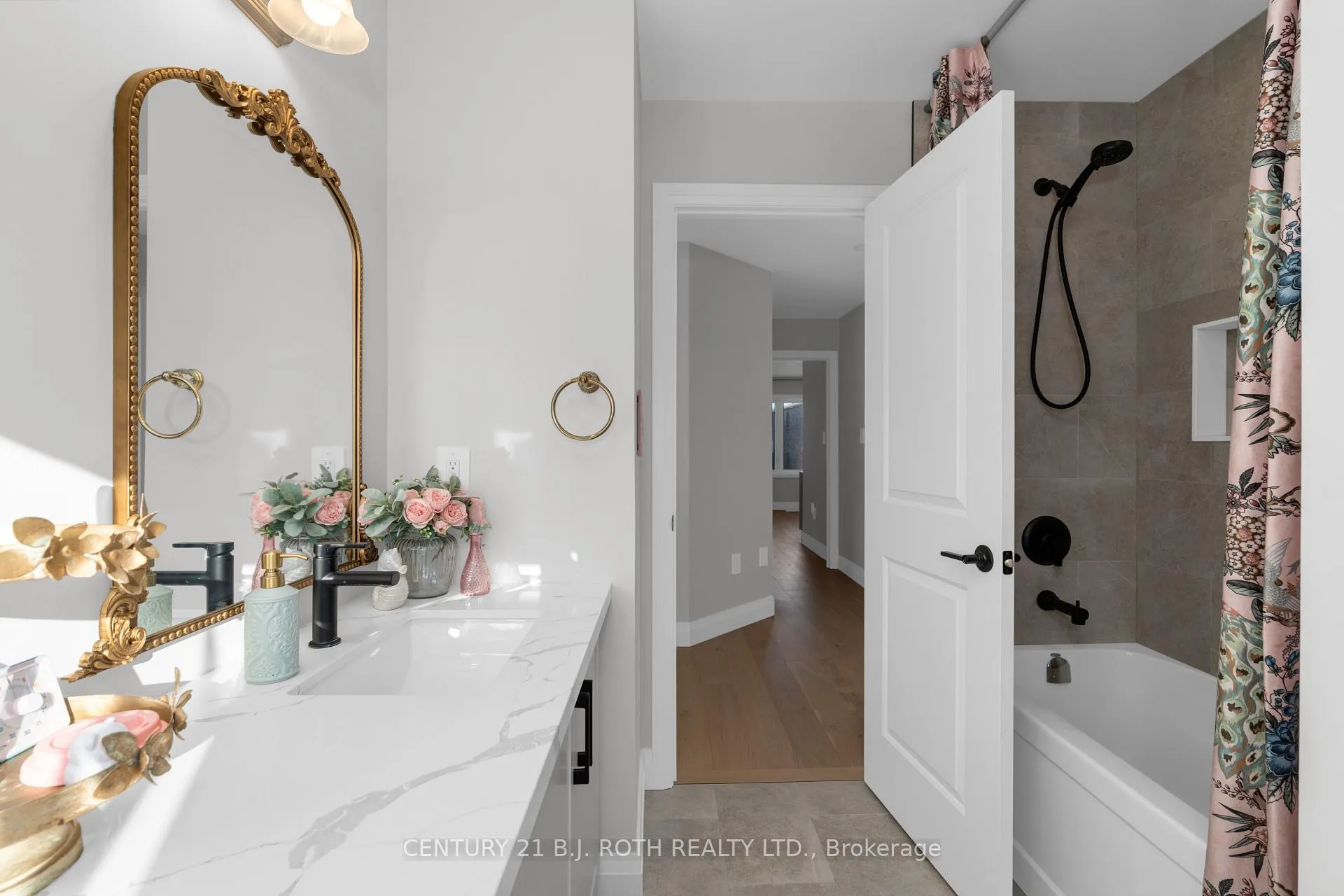 Photo 25 of 19 Rowley Crescent, Springwater, Elmvale — HOMEH