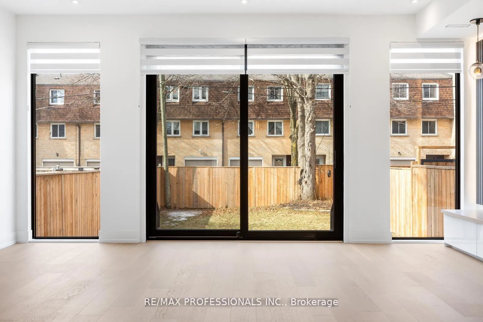 Photo 8 of 84 Twenty Ninth Street, Etobicoke, Long Branch — HOMEH
