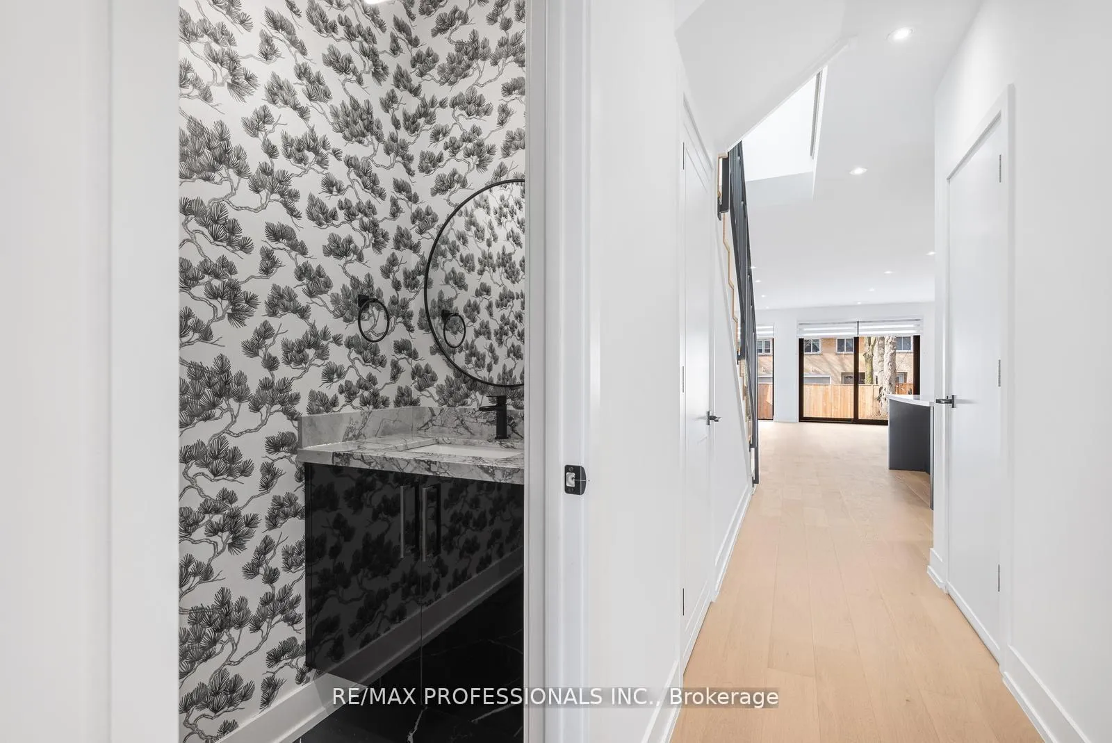 Photo 14 of 84 Twenty Ninth Street, Etobicoke, Long Branch — HOMEH