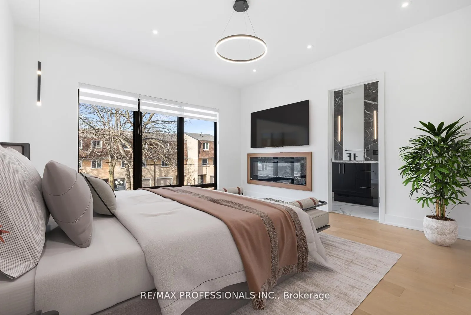 Photo 19 of 84 Twenty Ninth Street, Etobicoke, Long Branch — HOMEH
