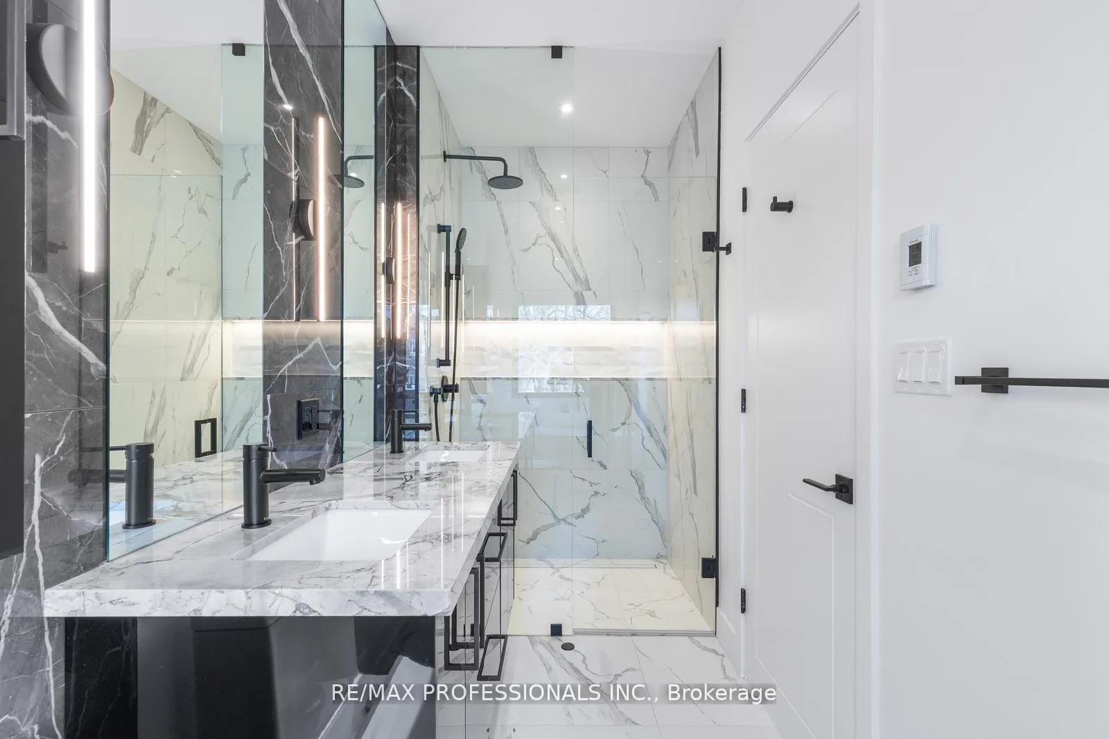 Photo 20 of 84 Twenty Ninth Street, Etobicoke, Long Branch — HOMEH