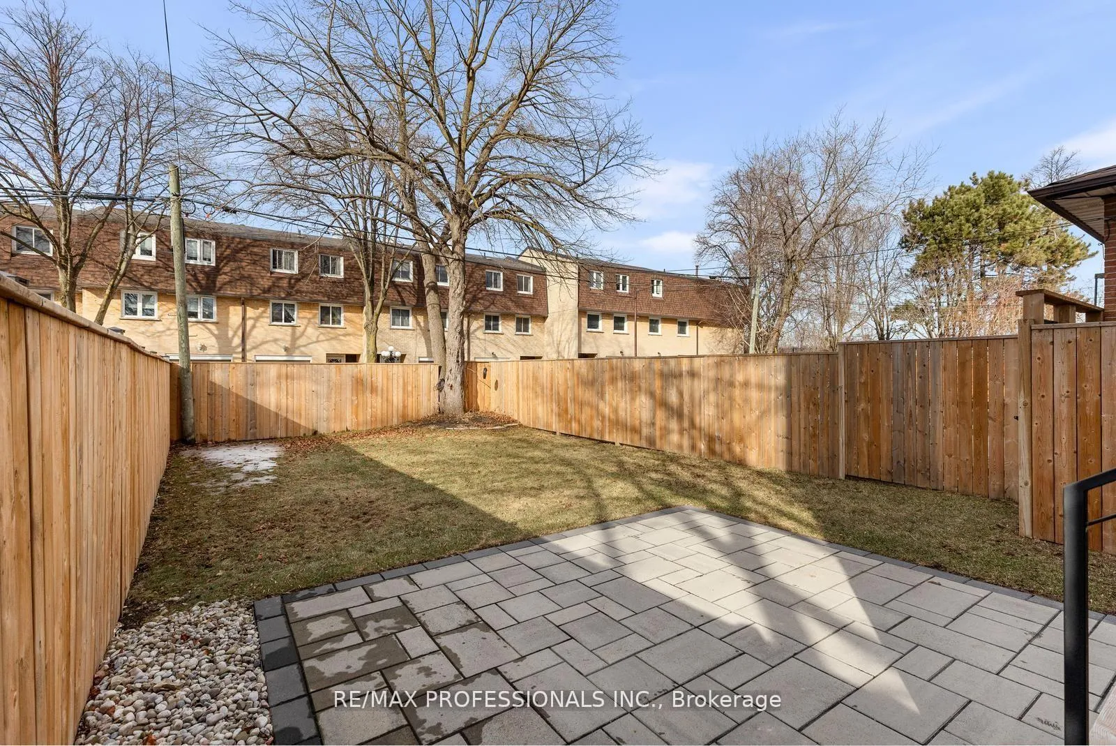 Photo 33 of 84 Twenty Ninth Street, Etobicoke, Long Branch — HOMEH