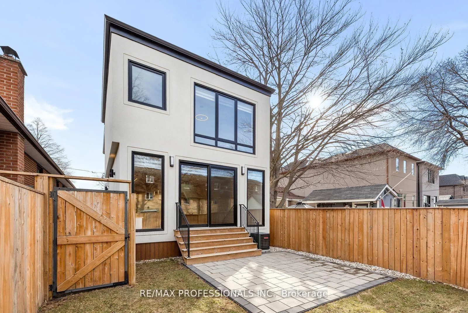 Photo 35 of 84 Twenty Ninth Street, Etobicoke, Long Branch — HOMEH