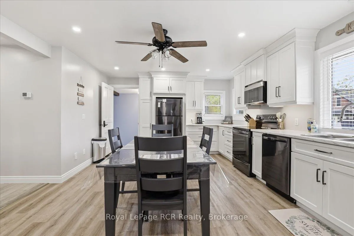 Photo 10 of 56 John Street N, Minto — HOMEH