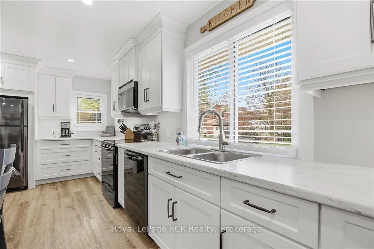 Photo 12 of 56 John Street N, Minto — HOMEH