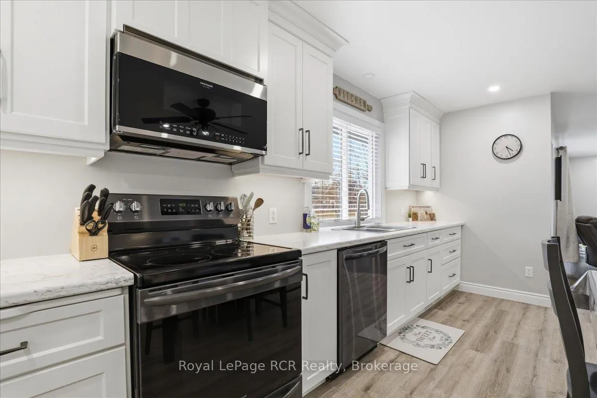 Photo 13 of 56 John Street N, Minto — HOMEH