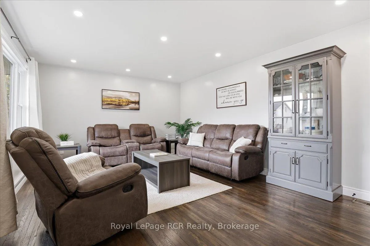 Photo 15 of 56 John Street N, Minto — HOMEH