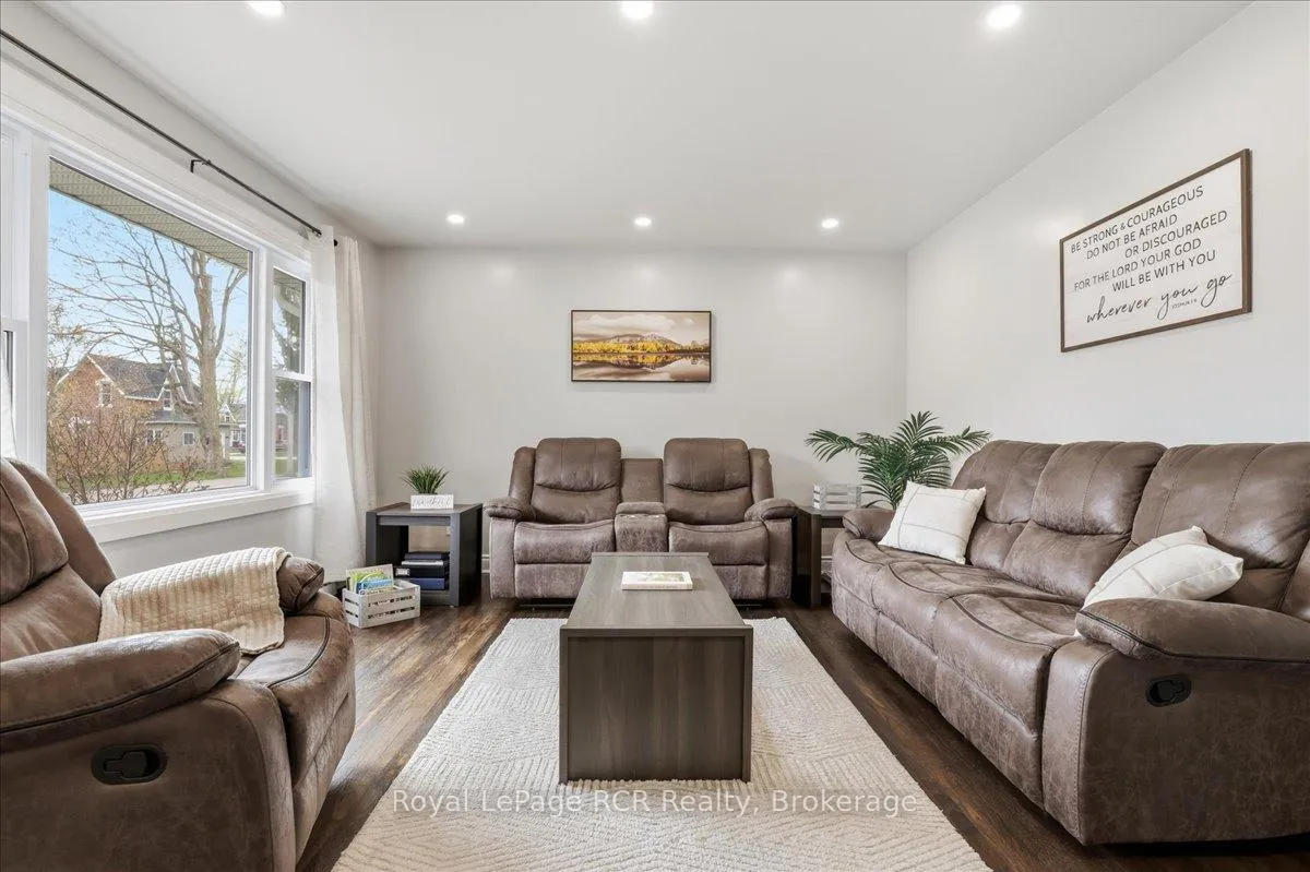 Photo 16 of 56 John Street N, Minto — HOMEH