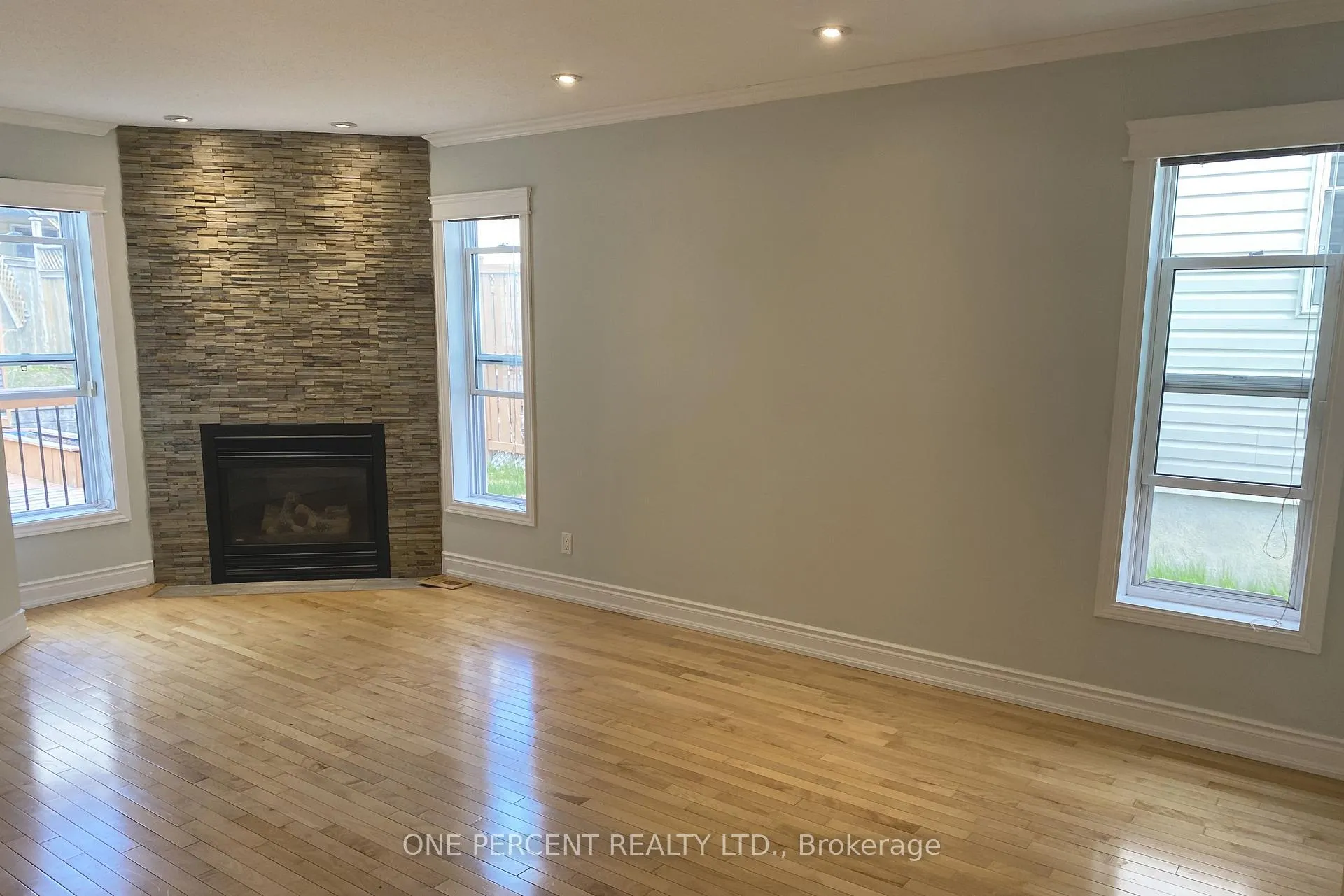Photo 5 of 311 Southcrest Private, Ottawa, Brookfield Gardens — HOMEH