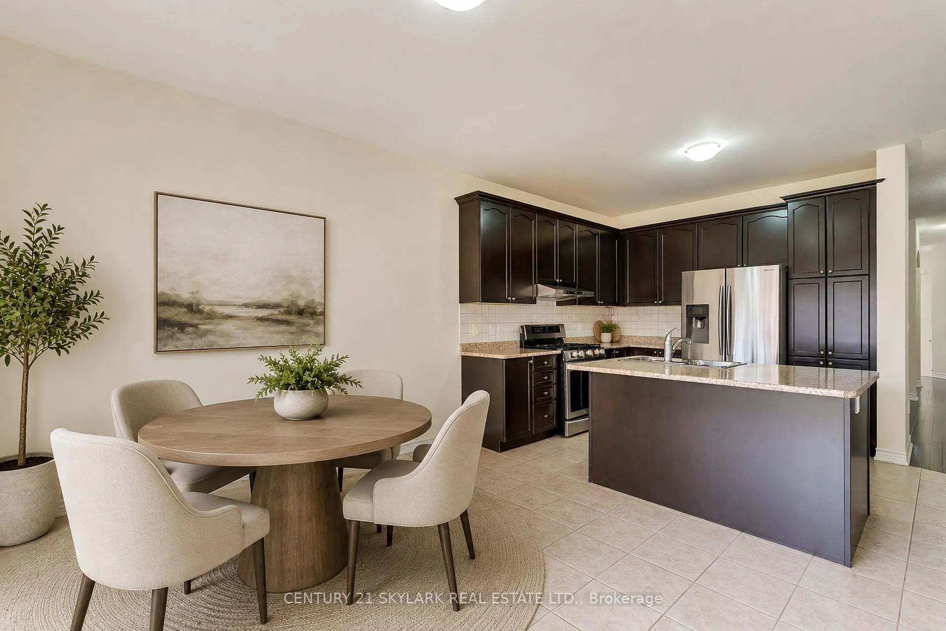 Photo 9 of 4 Mistletoe Place, Brampton, Credit Valley — HOMEH