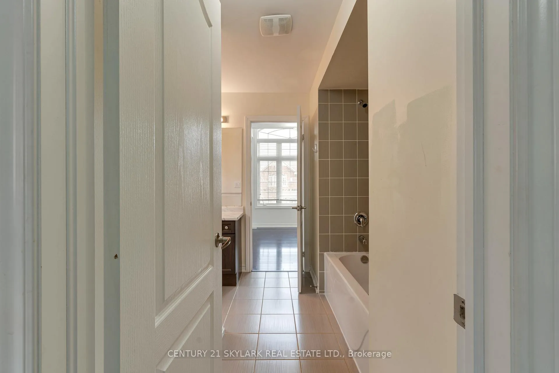 Photo 20 of 4 Mistletoe Place, Brampton, Credit Valley — HOMEH