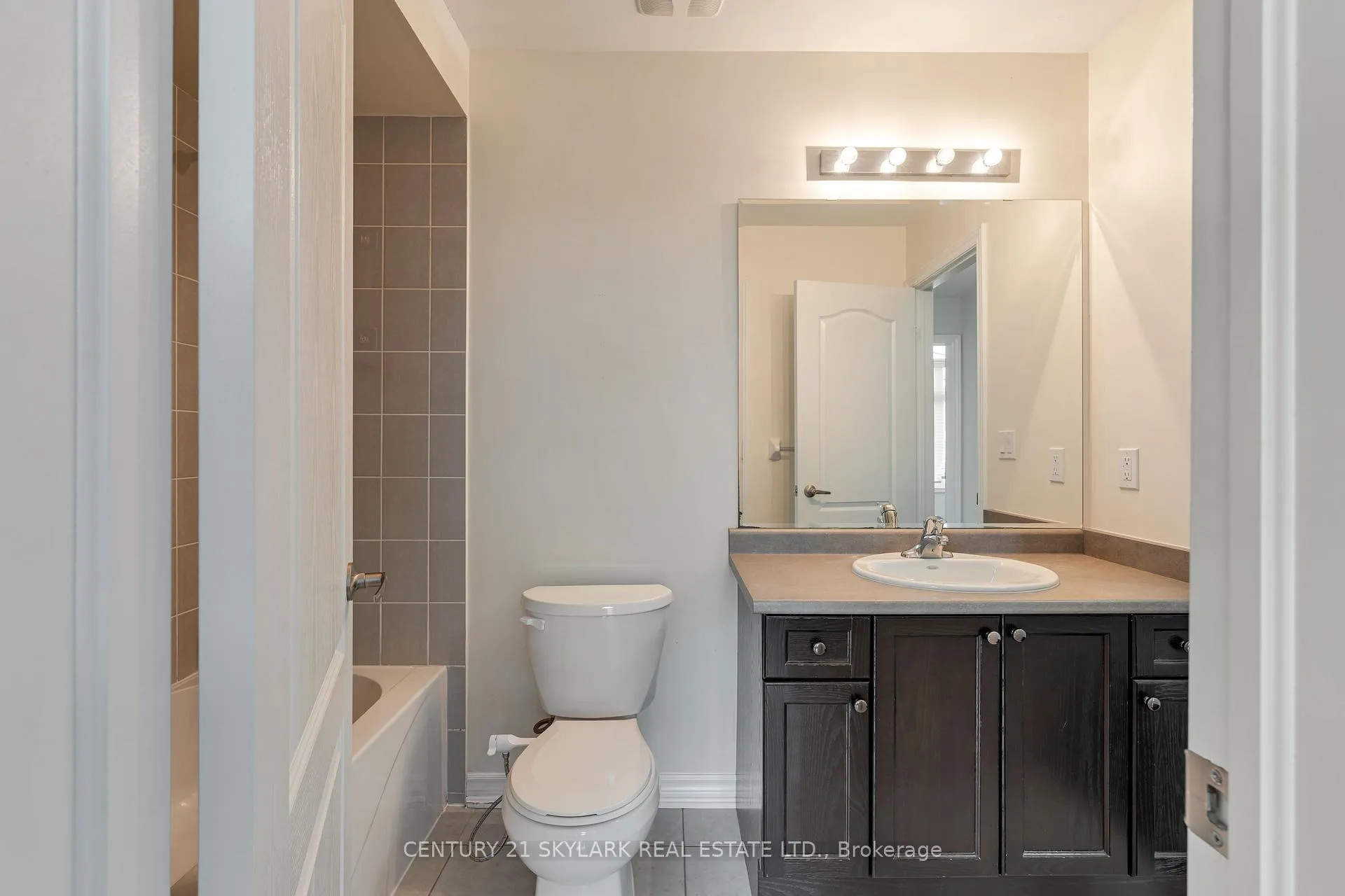 Photo 25 of 4 Mistletoe Place, Brampton, Credit Valley — HOMEH