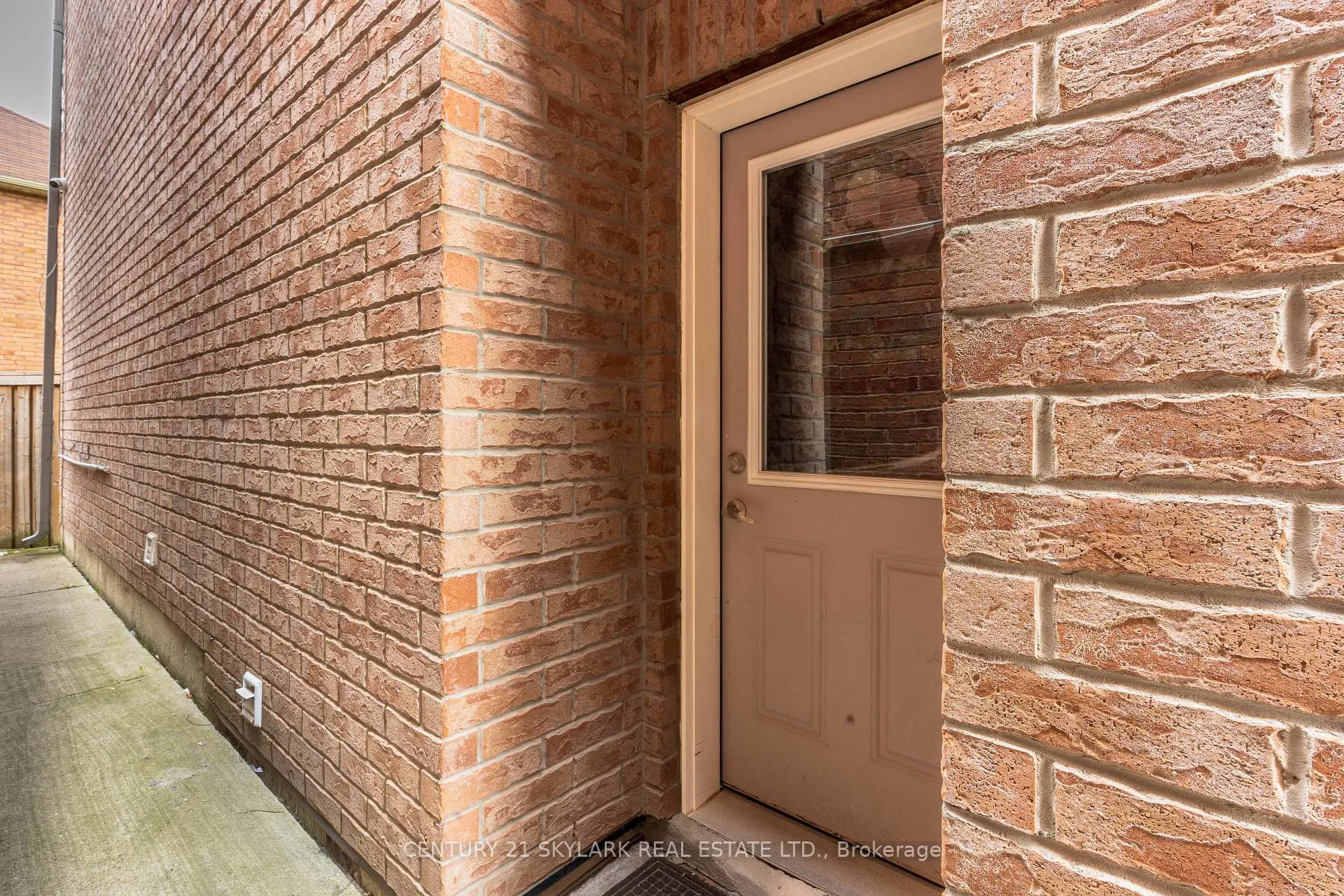 Photo 27 of 4 Mistletoe Place, Brampton, Credit Valley — HOMEH