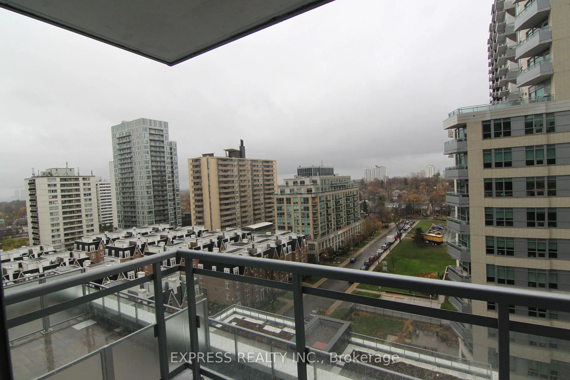 Photo 3 of Unit 919, 98 Lillian Street, Toronto, Mount Pleasant West — HOMEH
