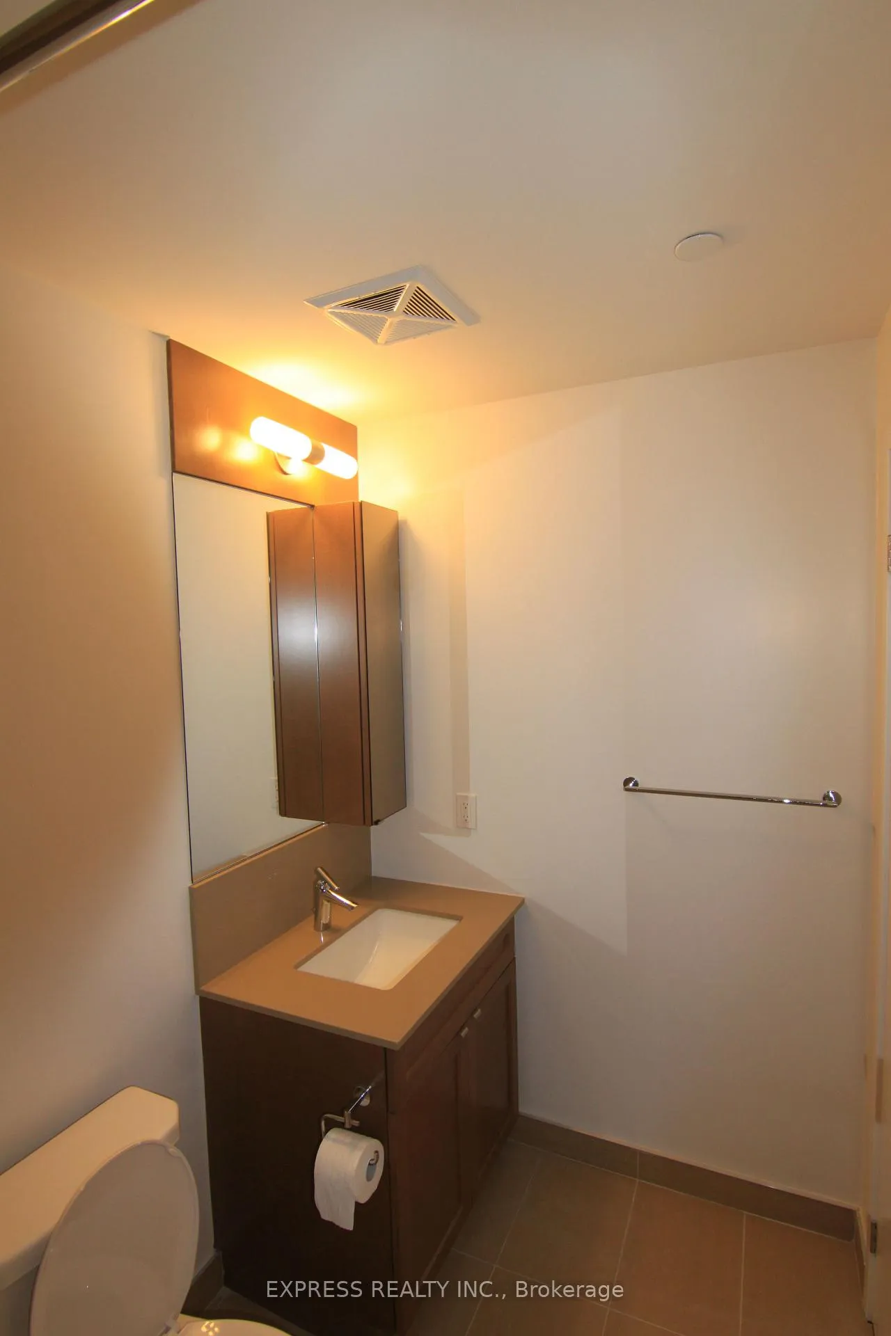 Photo 9 of Unit 919, 98 Lillian Street, Toronto, Mount Pleasant West — HOMEH