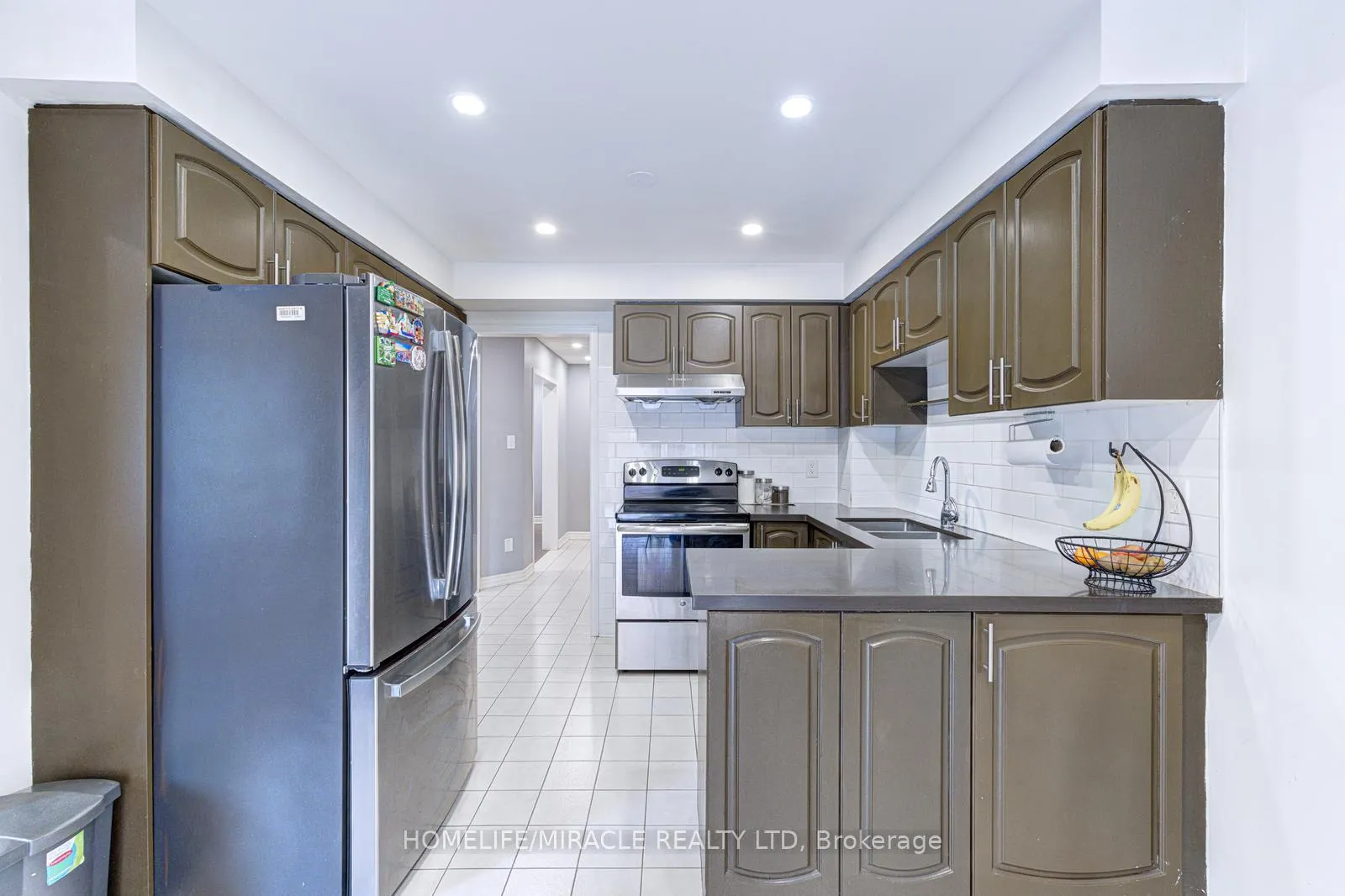 Photo 19 of 32 Pennsylvania Avenue, Brampton, Fletcher's Creek South — HOMEH