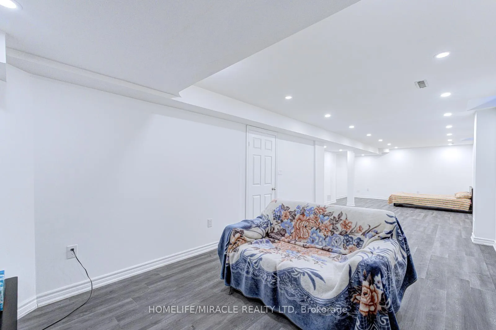 Photo 42 of 32 Pennsylvania Avenue, Brampton, Fletcher's Creek South — HOMEH