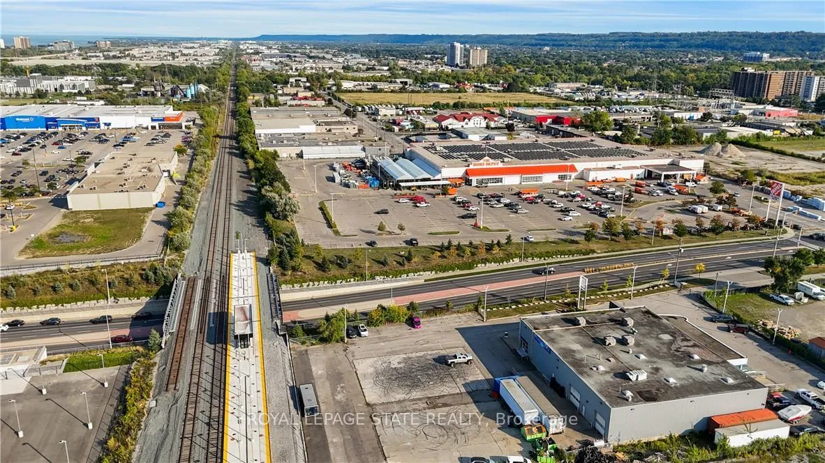 Photo 2 of 23 Centennial Parkway S, Hamilton, Stoney Creek — HOMEH