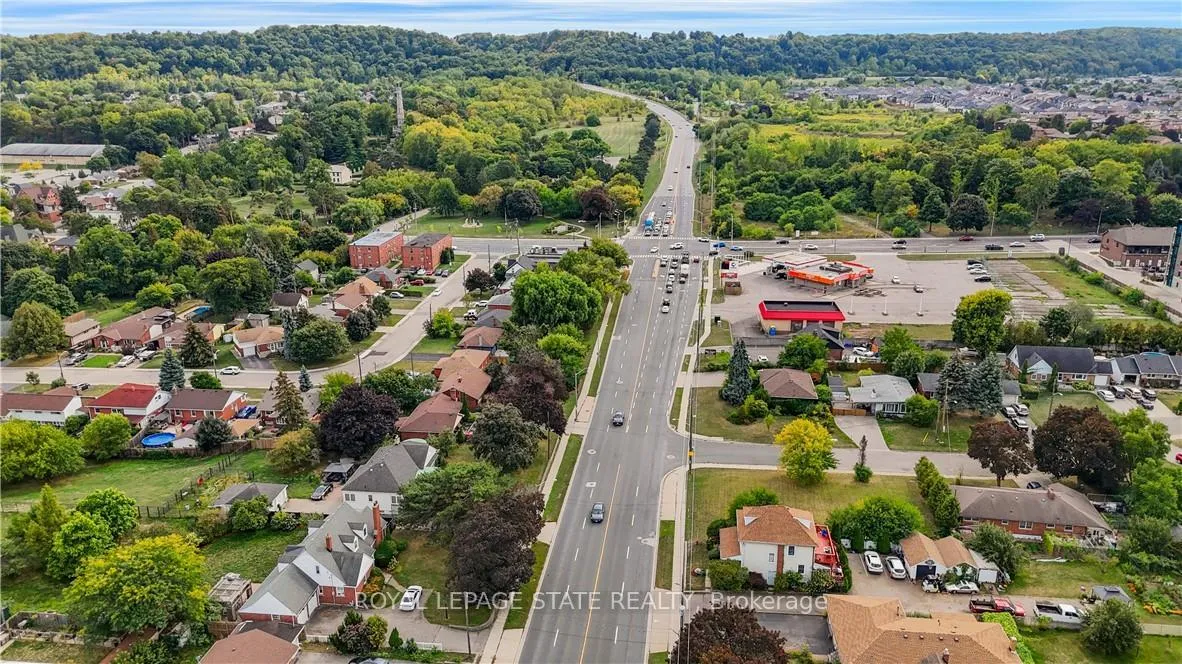 Photo 6 of 23 Centennial Parkway S, Hamilton, Stoney Creek — HOMEH