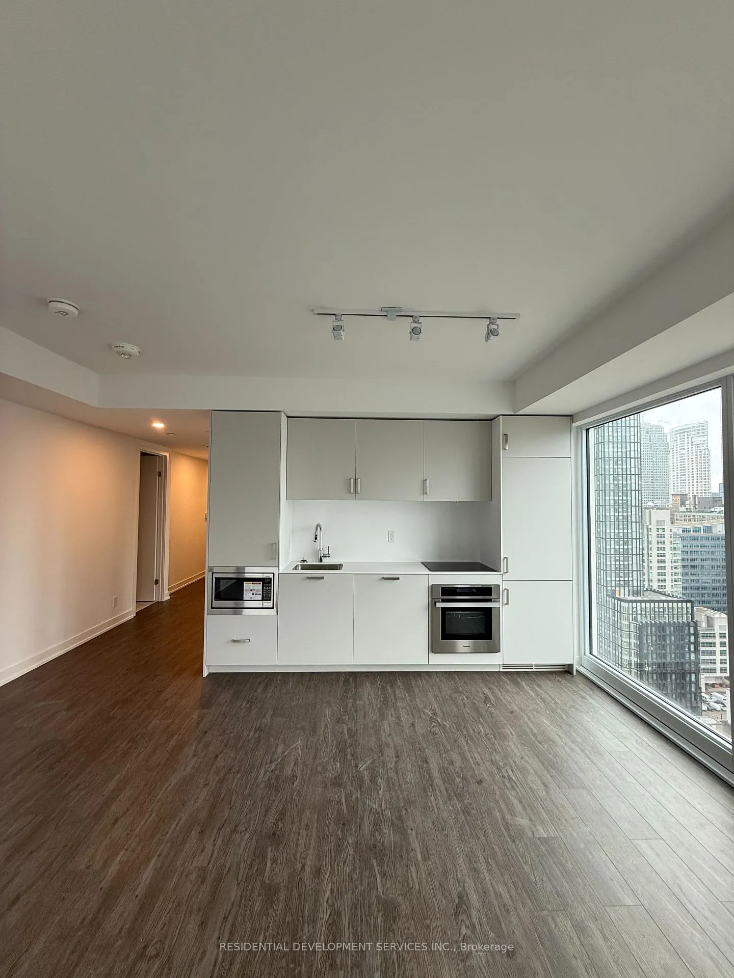Photo 4 of Unit 2711, 88 Queen Street, Toronto, Church-Yonge Corridor — HOMEH