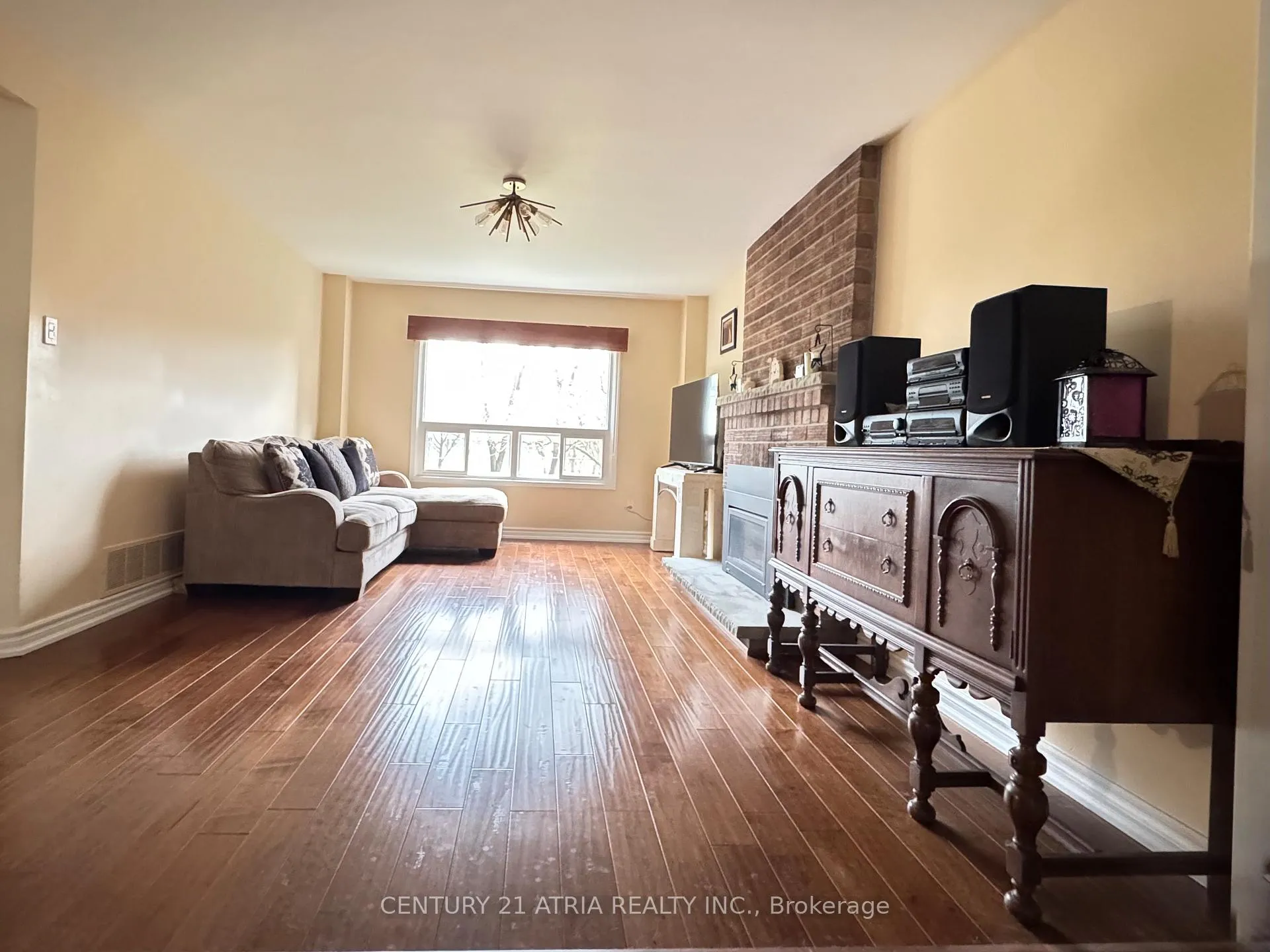 Photo 8 of 15 Timpson Drive, Aurora, Aurora Highlands — HOMEH