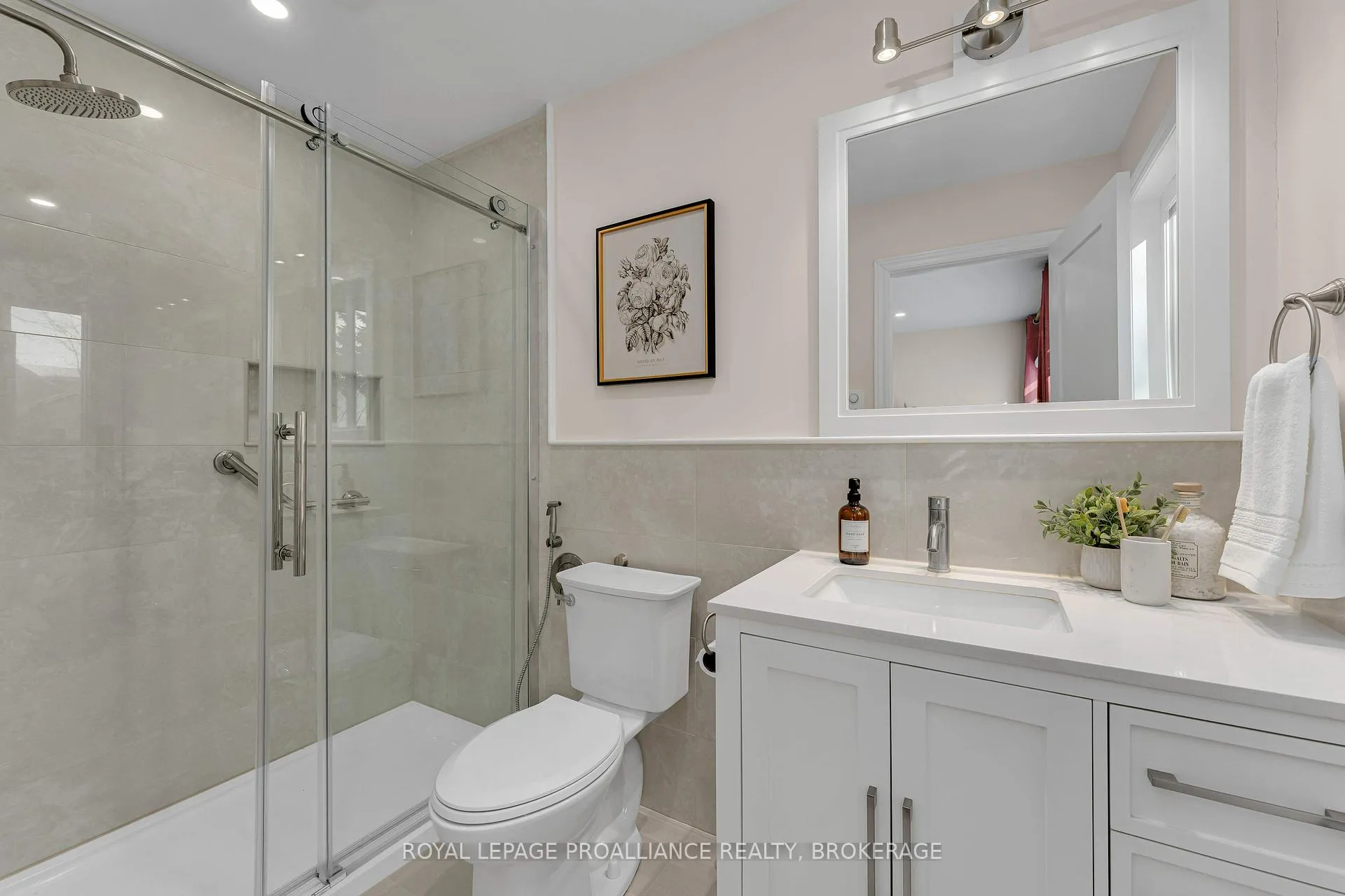Photo 18 of 32 Livingston Avenue, Kingston, Central City East — HOMEH