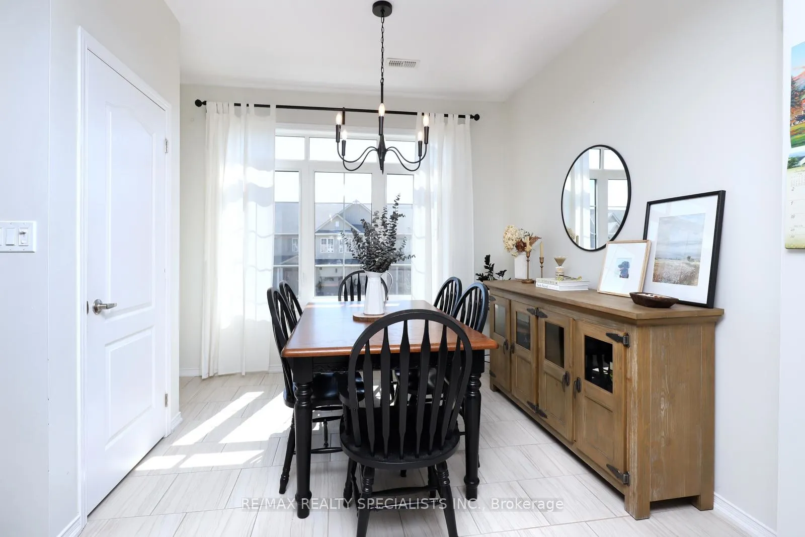 Photo 4 of Unit 3, 5042 Serena Drive, Lincoln, Beamsville — HOMEH