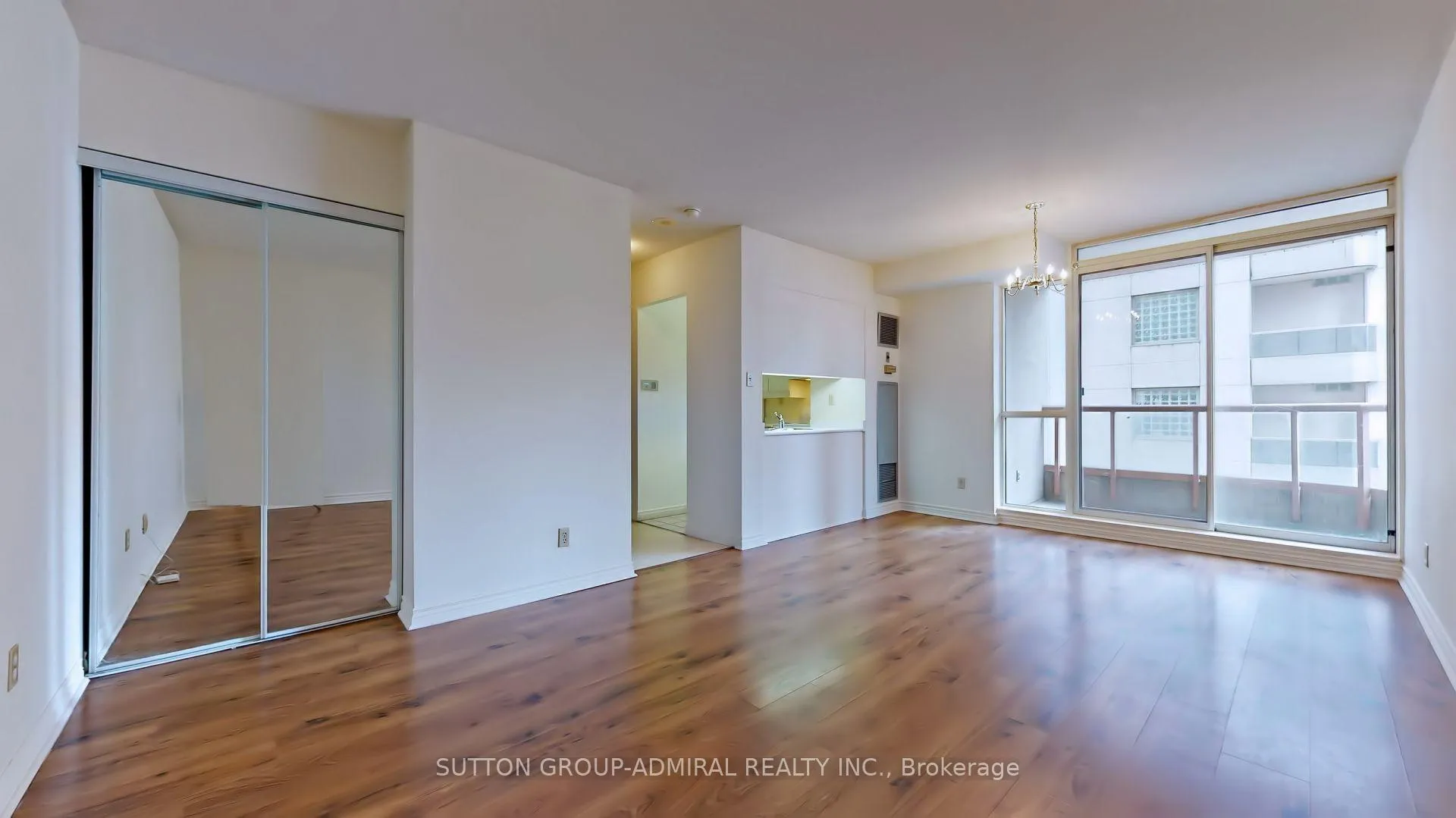 Photo 5 of Unit 2507, 736 Bay Street, Toronto, Bay Street Corridor — HOMEH