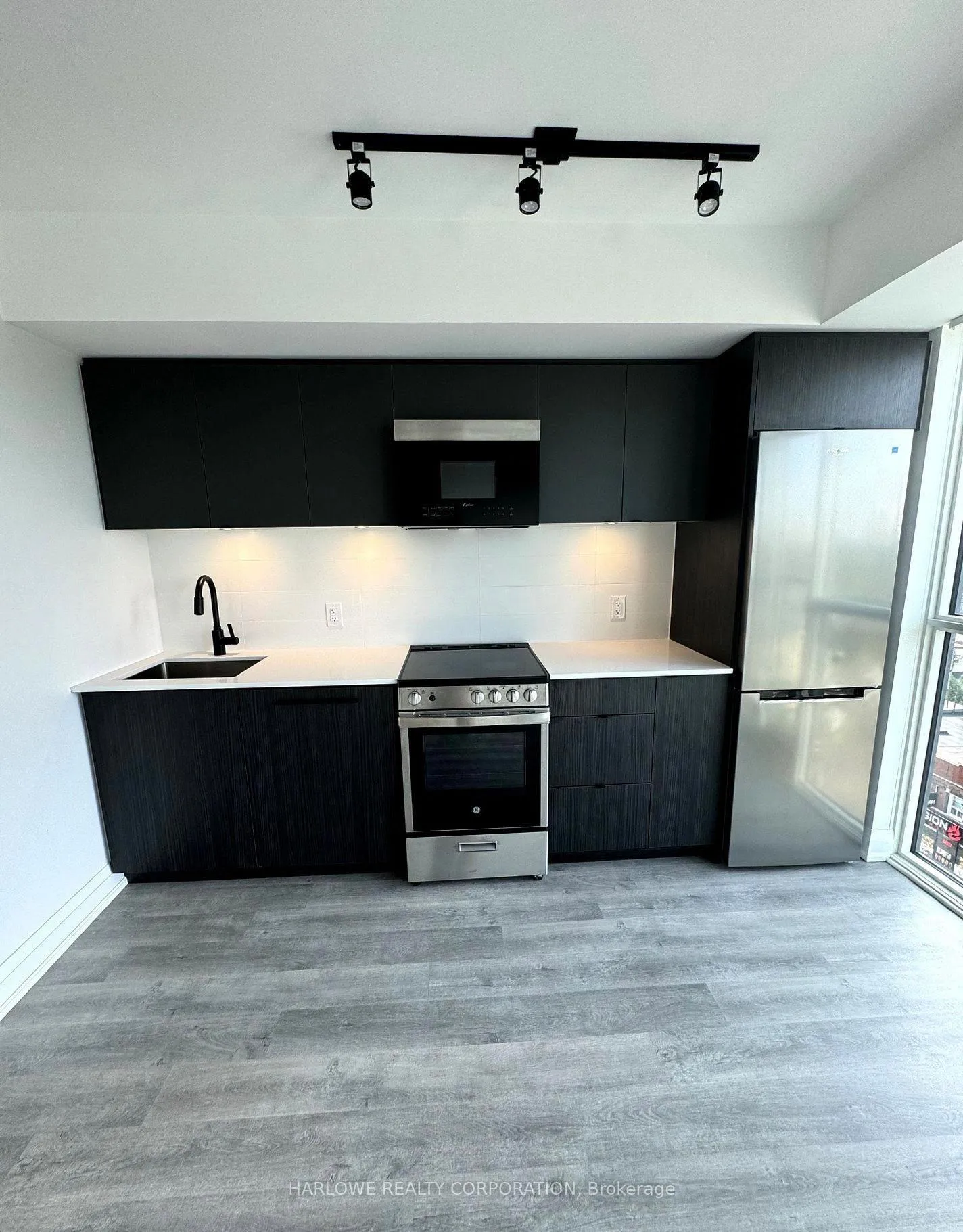 Photo 2 of Unit 703, 2369 Danforth Avenue, Toronto, East End-Danforth — HOMEH