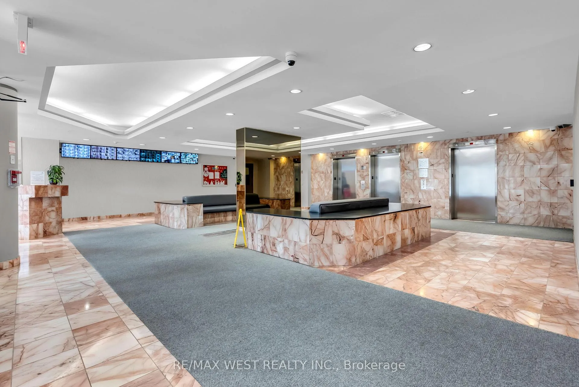 Photo 5 of Unit 1403, 5 Rowntree Road, Etobicoke, Mount Olive-Silverstone-Jamestown — HOMEH