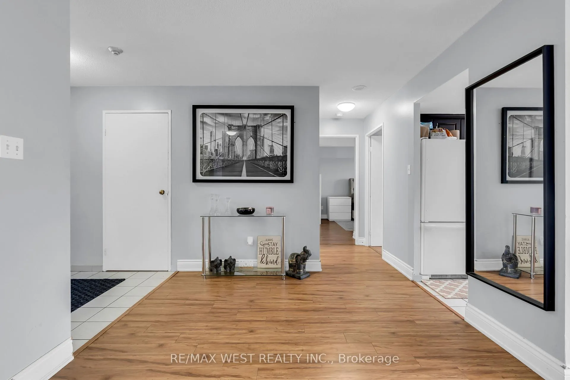 Photo 8 of Unit 1403, 5 Rowntree Road, Etobicoke, Mount Olive-Silverstone-Jamestown — HOMEH