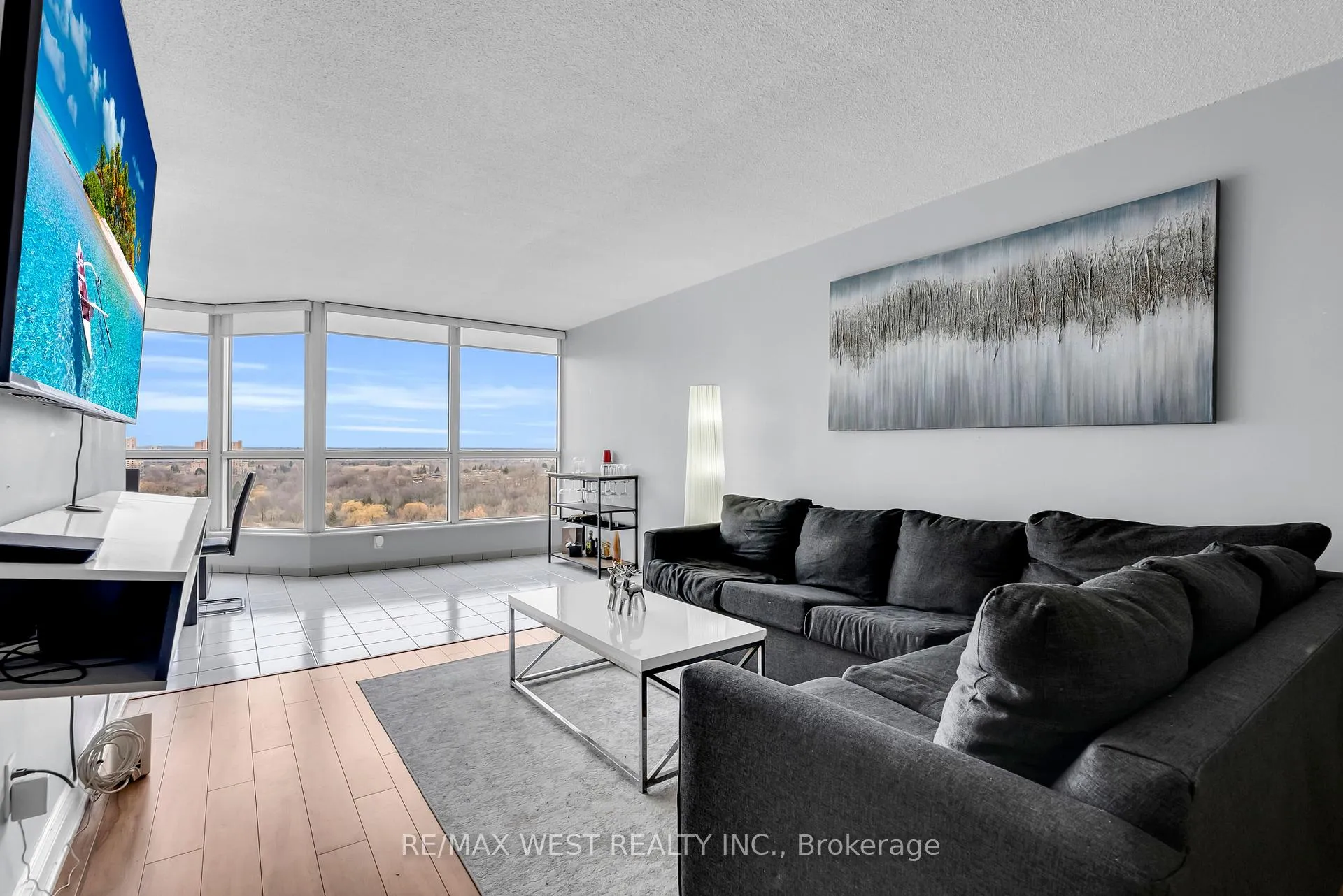 Photo 13 of Unit 1403, 5 Rowntree Road, Etobicoke, Mount Olive-Silverstone-Jamestown — HOMEH