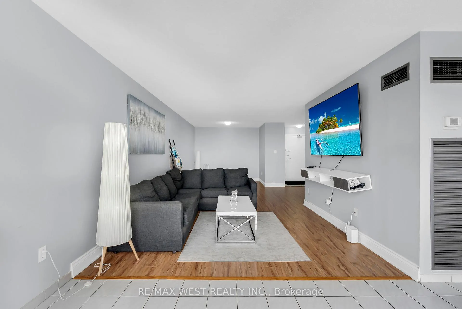 Photo 14 of Unit 1403, 5 Rowntree Road, Etobicoke, Mount Olive-Silverstone-Jamestown — HOMEH