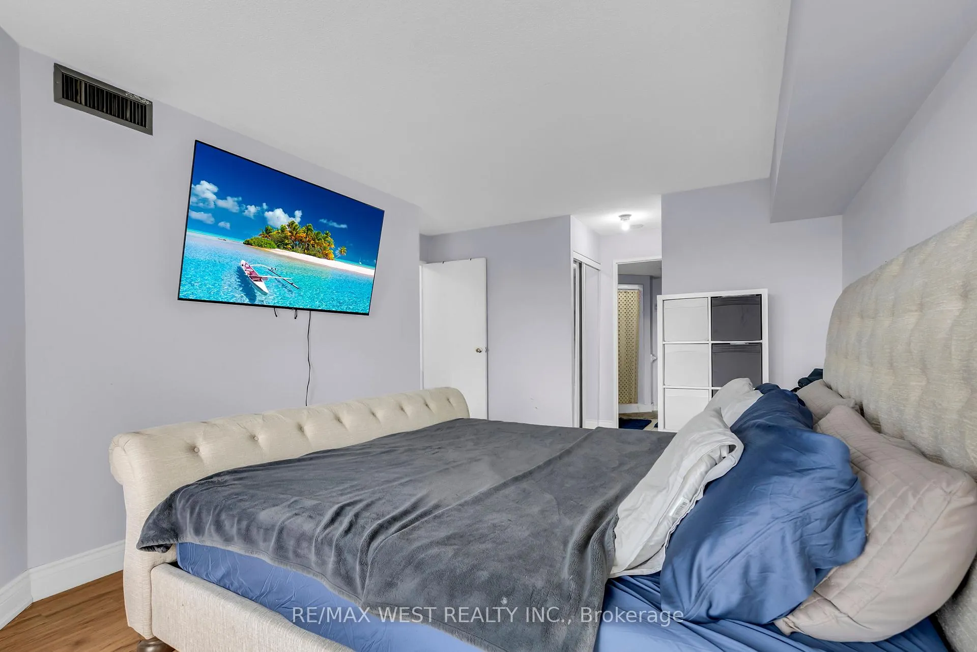Photo 26 of Unit 1403, 5 Rowntree Road, Etobicoke, Mount Olive-Silverstone-Jamestown — HOMEH