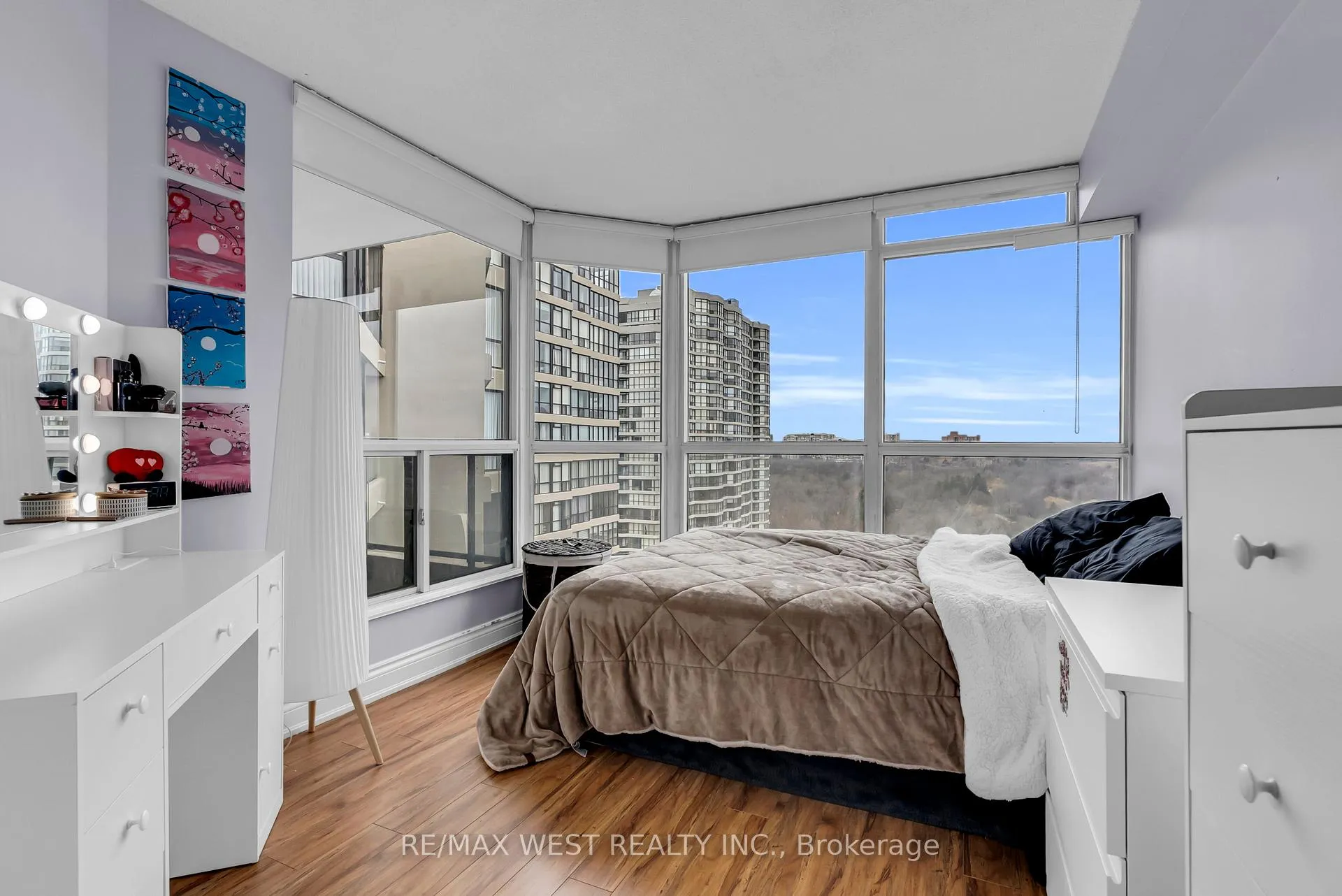 Photo 32 of Unit 1403, 5 Rowntree Road, Etobicoke, Mount Olive-Silverstone-Jamestown — HOMEH