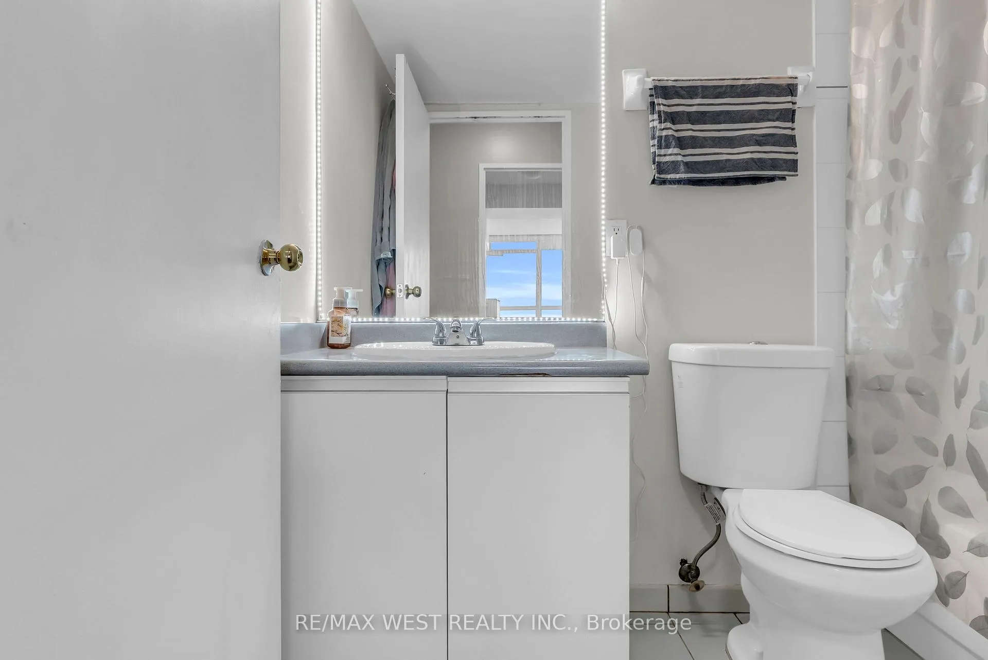 Photo 33 of Unit 1403, 5 Rowntree Road, Etobicoke, Mount Olive-Silverstone-Jamestown — HOMEH
