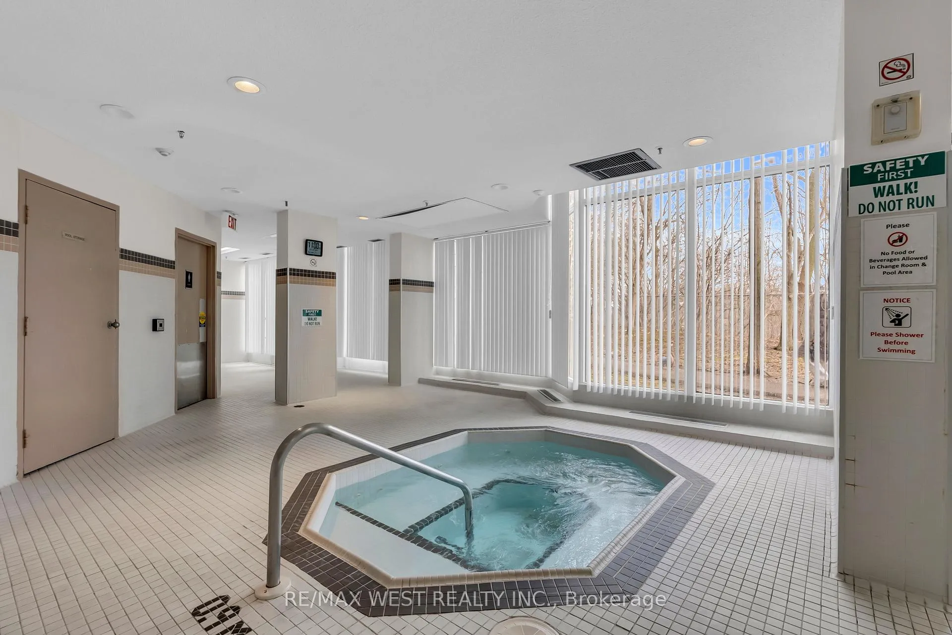 Photo 39 of Unit 1403, 5 Rowntree Road, Etobicoke, Mount Olive-Silverstone-Jamestown — HOMEH