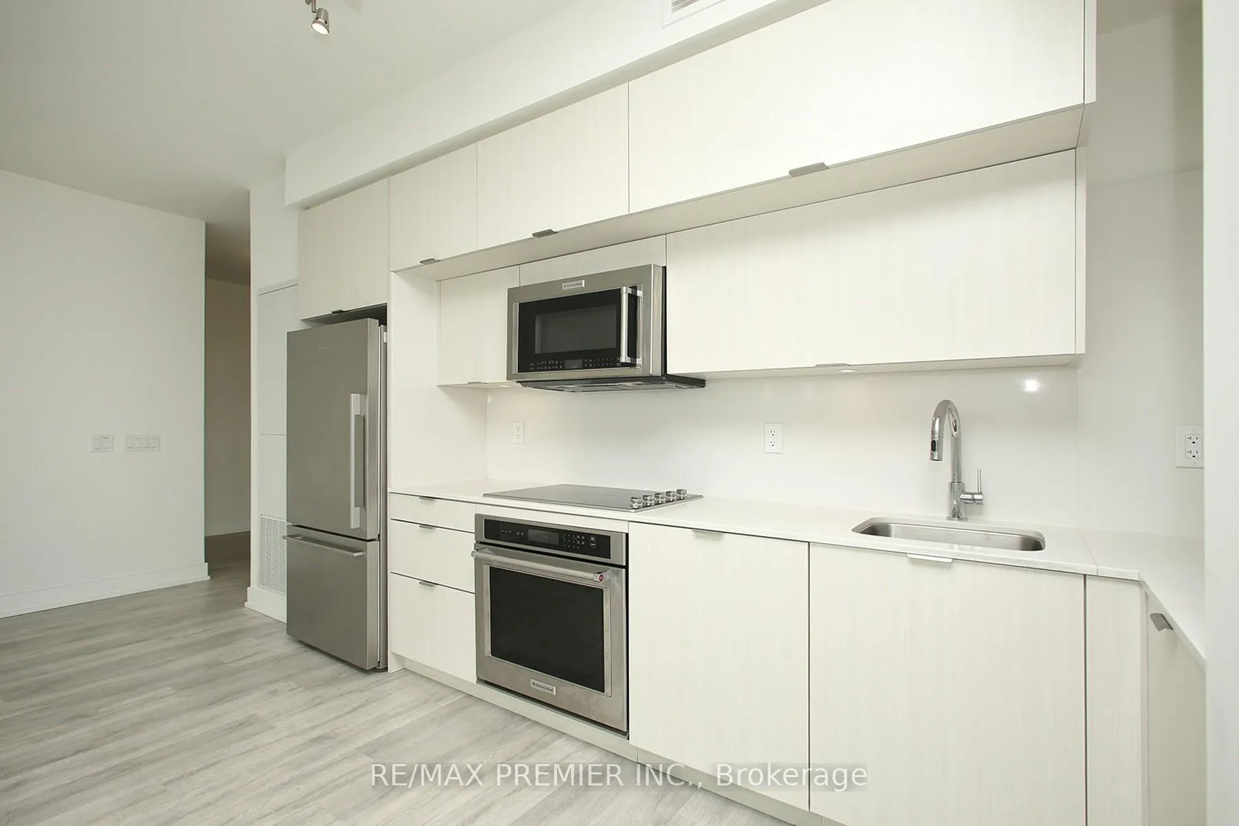 Photo 10 of Unit 805, 80 Vanauley Street, Toronto, Kensington-Chinatown — HOMEH