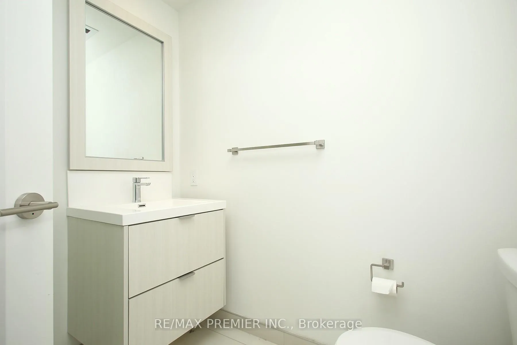 Photo 16 of Unit 805, 80 Vanauley Street, Toronto, Kensington-Chinatown — HOMEH