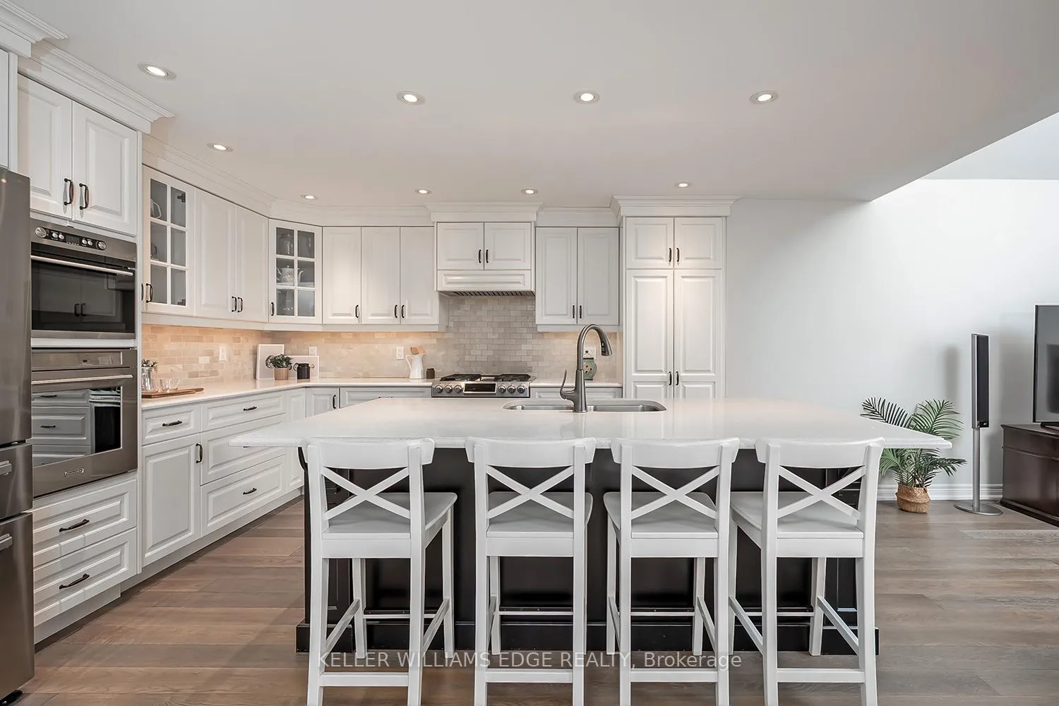 Photo 11 of 3270 Spruce Avenue, Burlington, Roseland — HOMEH