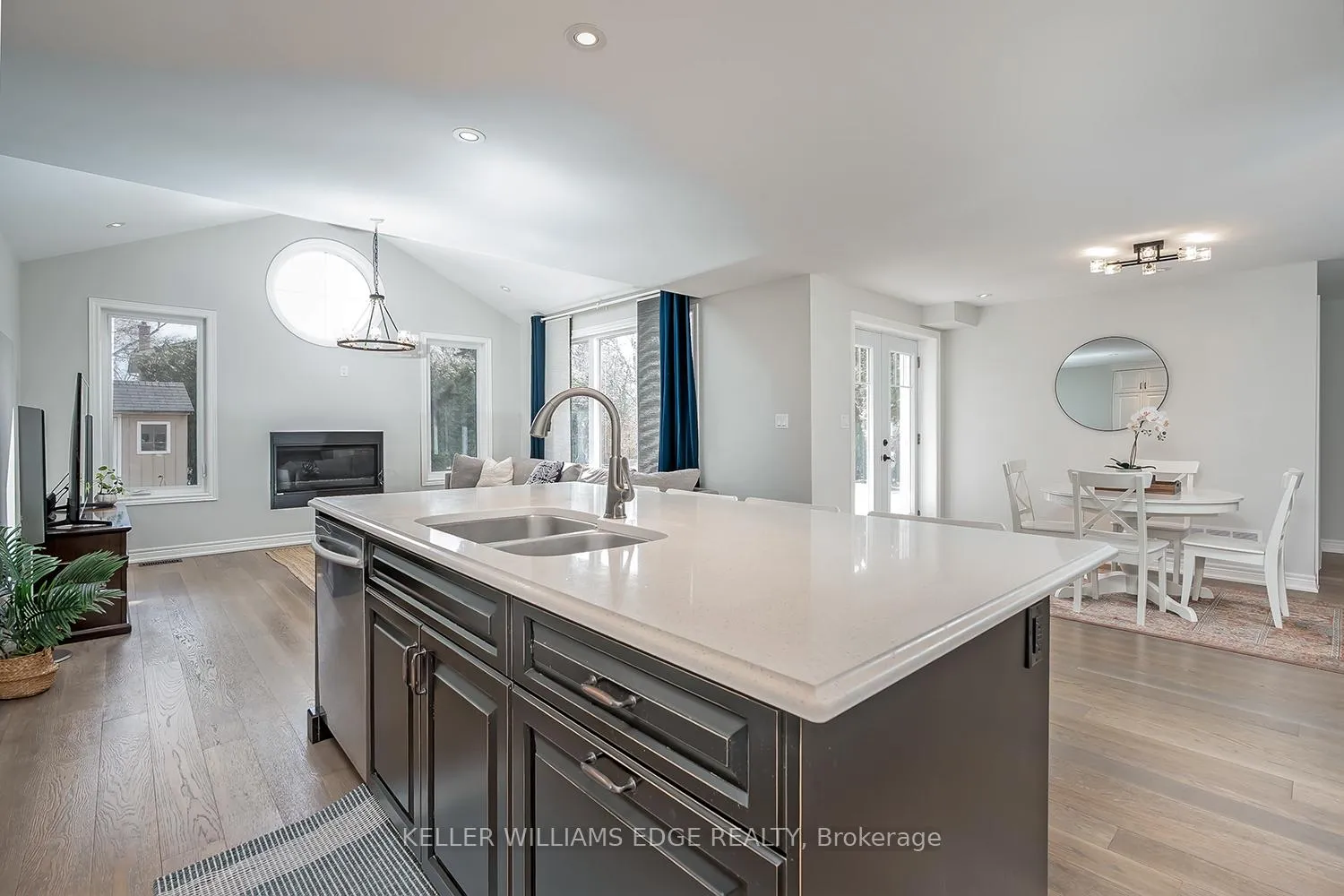 Photo 15 of 3270 Spruce Avenue, Burlington, Roseland — HOMEH