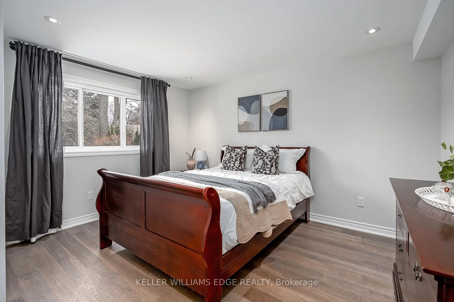 Photo 20 of 3270 Spruce Avenue, Burlington, Roseland — HOMEH