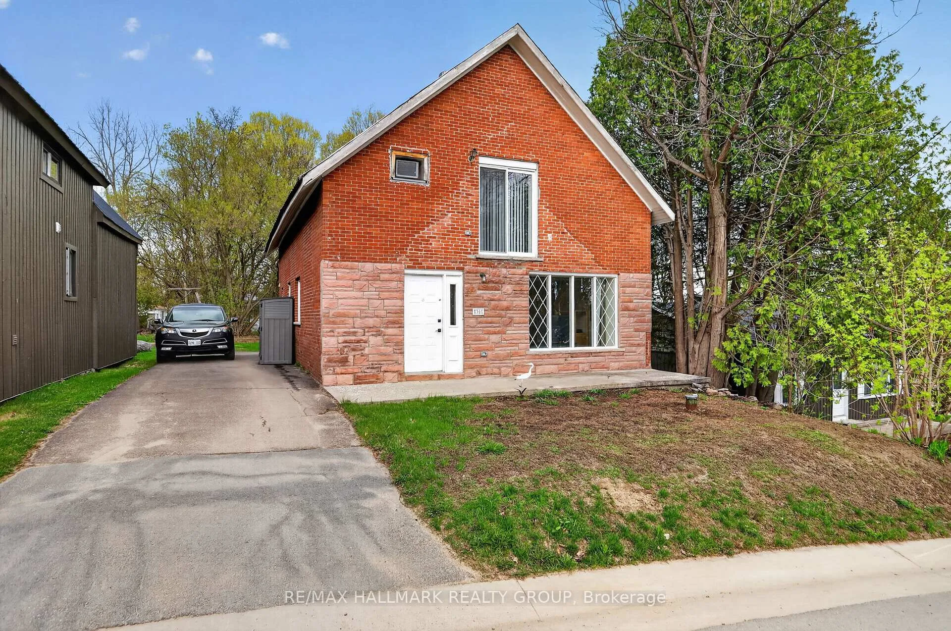 Photo 2 of 30 Findlay Street, McNab/Braeside, Mcnab/Braeside Twps — HOMEH