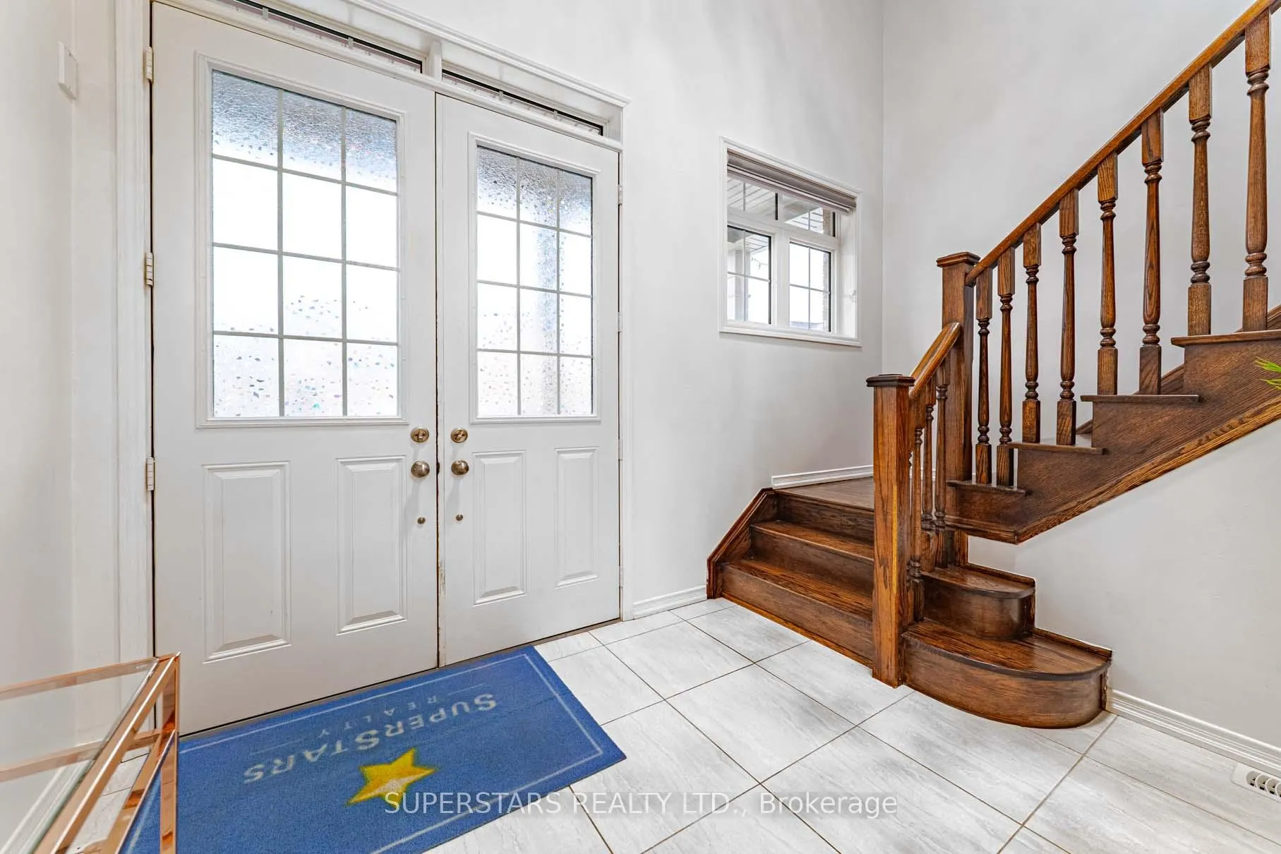 Photo 3 of 2517 Bandsman Crescent, Oshawa, Windfields — HOMEH