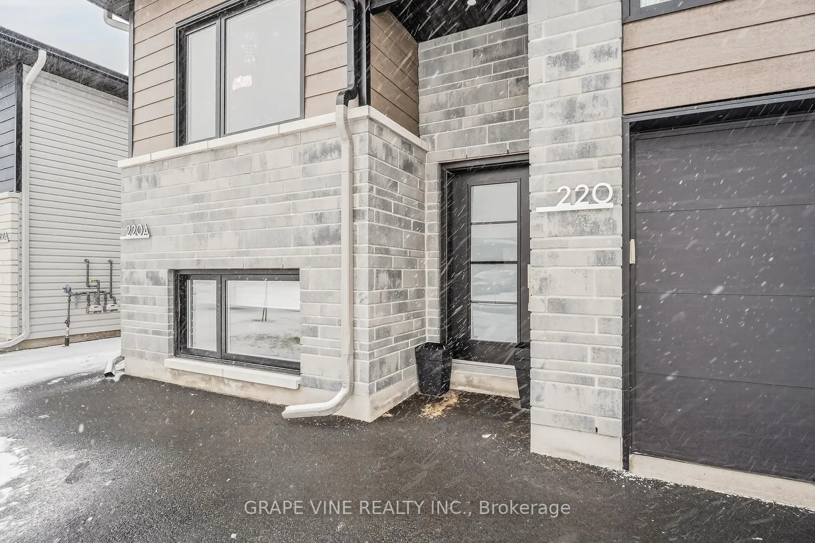 Photo 3 of 218-218A Cypress Street, The Nation, Limoges — HOMEH