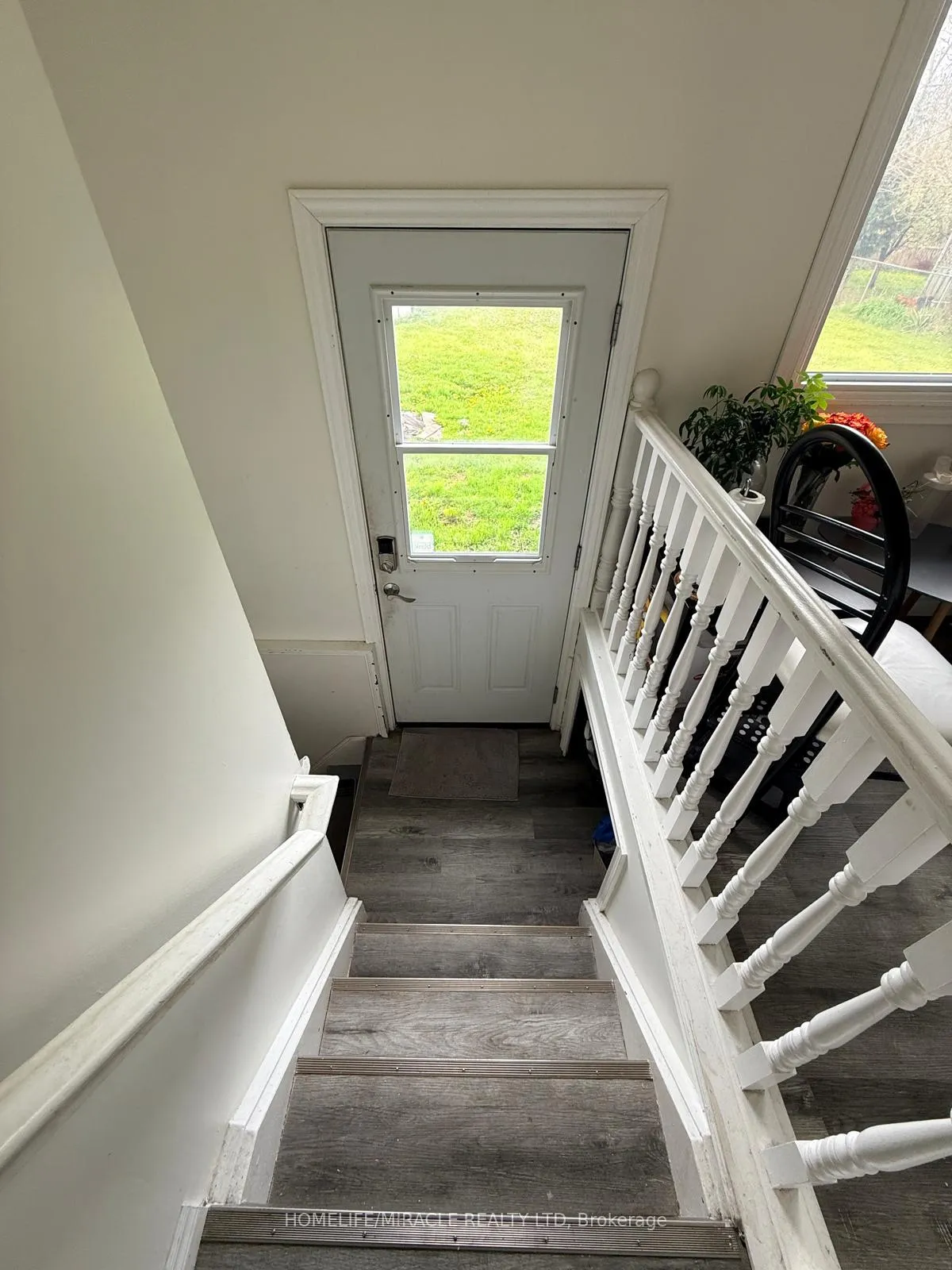 Photo 2 of 20 Weston Road, St. Catharines, Western Hill — HOMEH