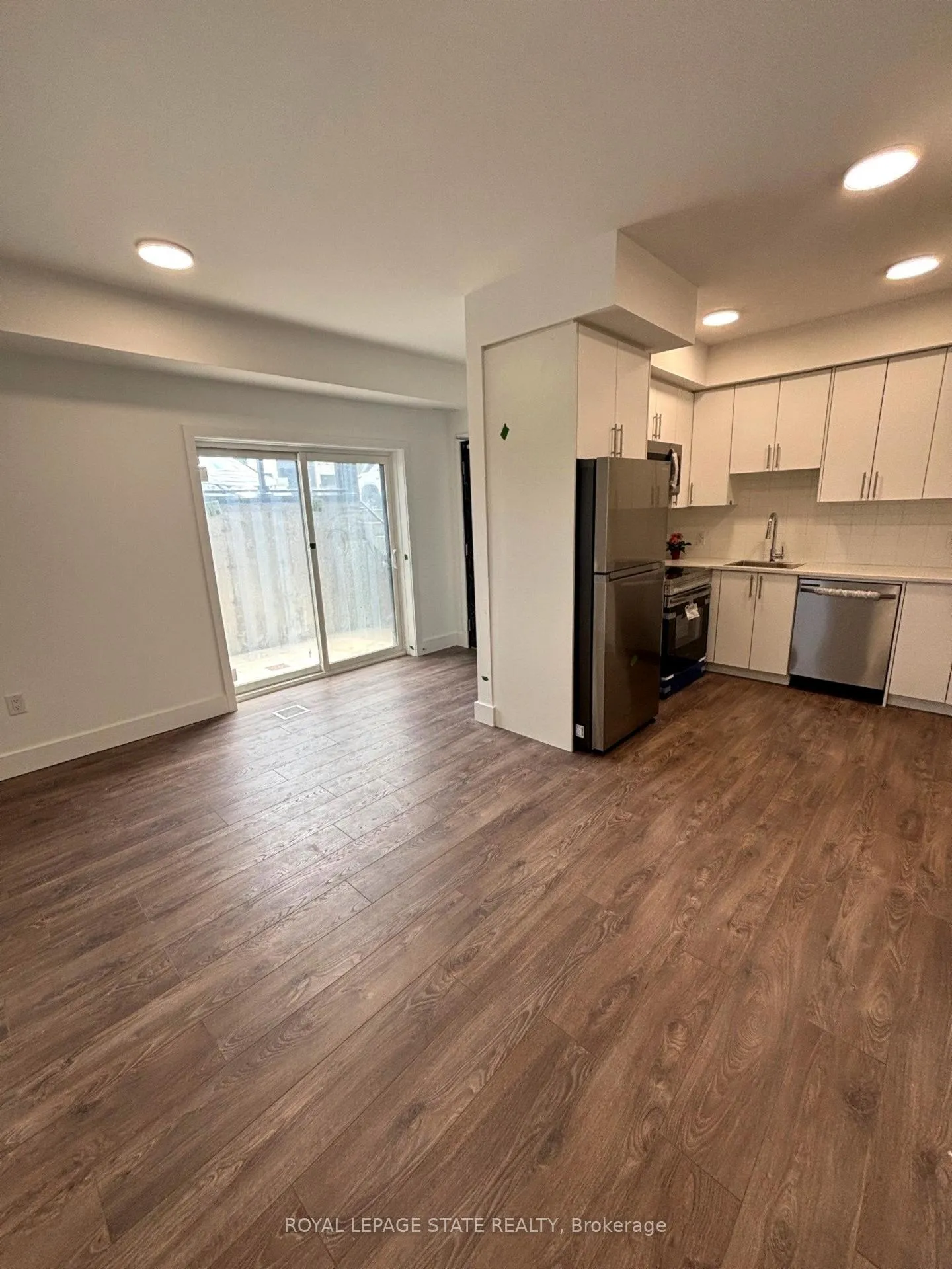 Photo 3 of Unit 115, 6638 Mcleod Road, Niagara Falls, Oldfield — HOMEH