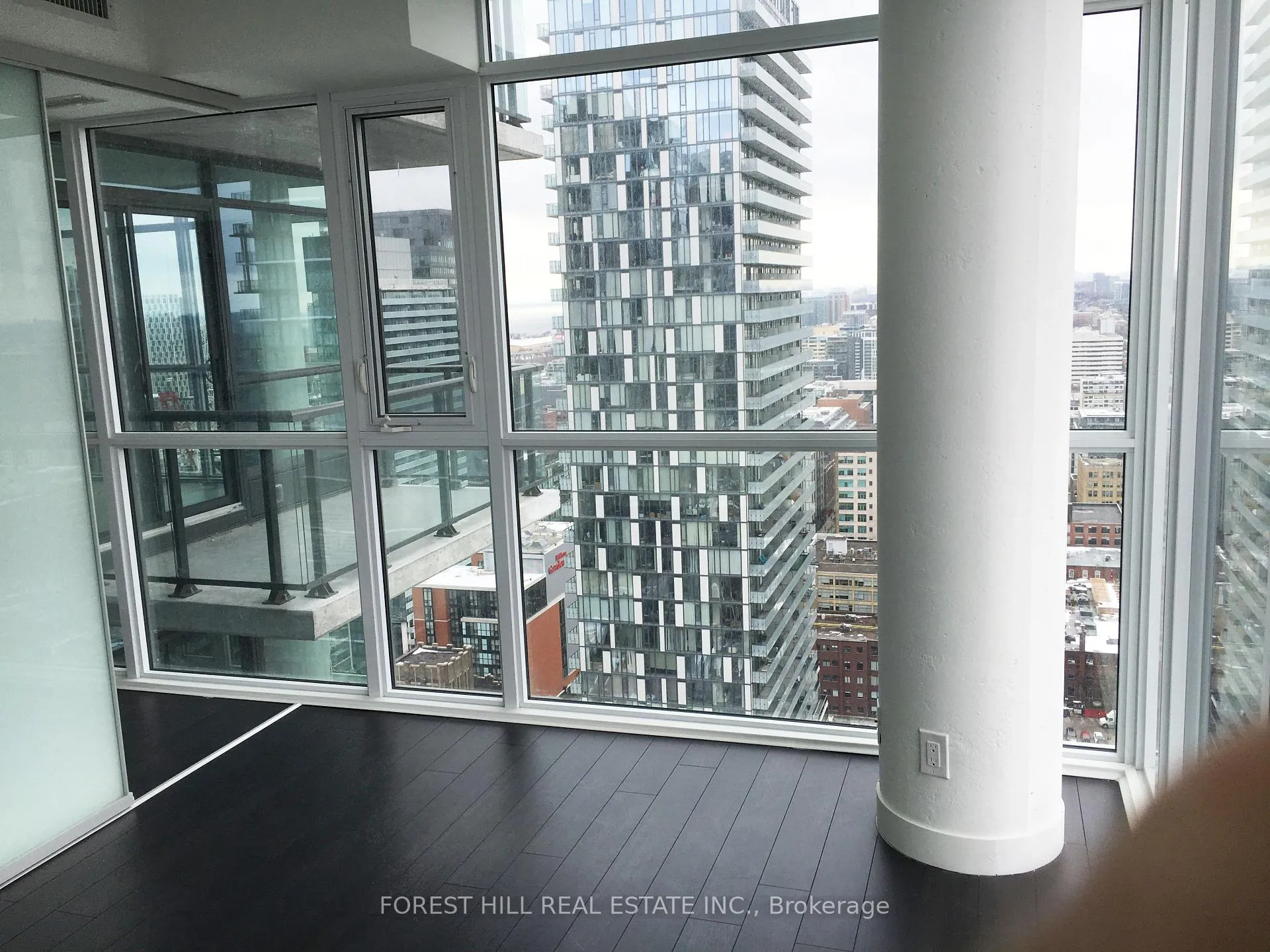 Photo 5 of Unit 3104, 290 Adelaide Street W, Toronto, Waterfront Communities — HOMEH